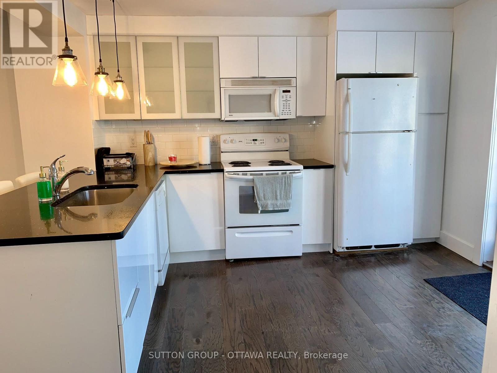 323 Montfort Street, Ottawa, Ontario  K1L 5N5 - Photo 10 - X11956246