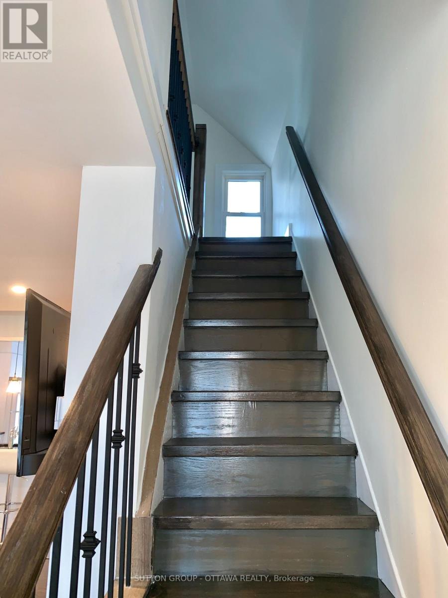 323 Montfort Street, Ottawa, Ontario  K1L 5N5 - Photo 13 - X11956246