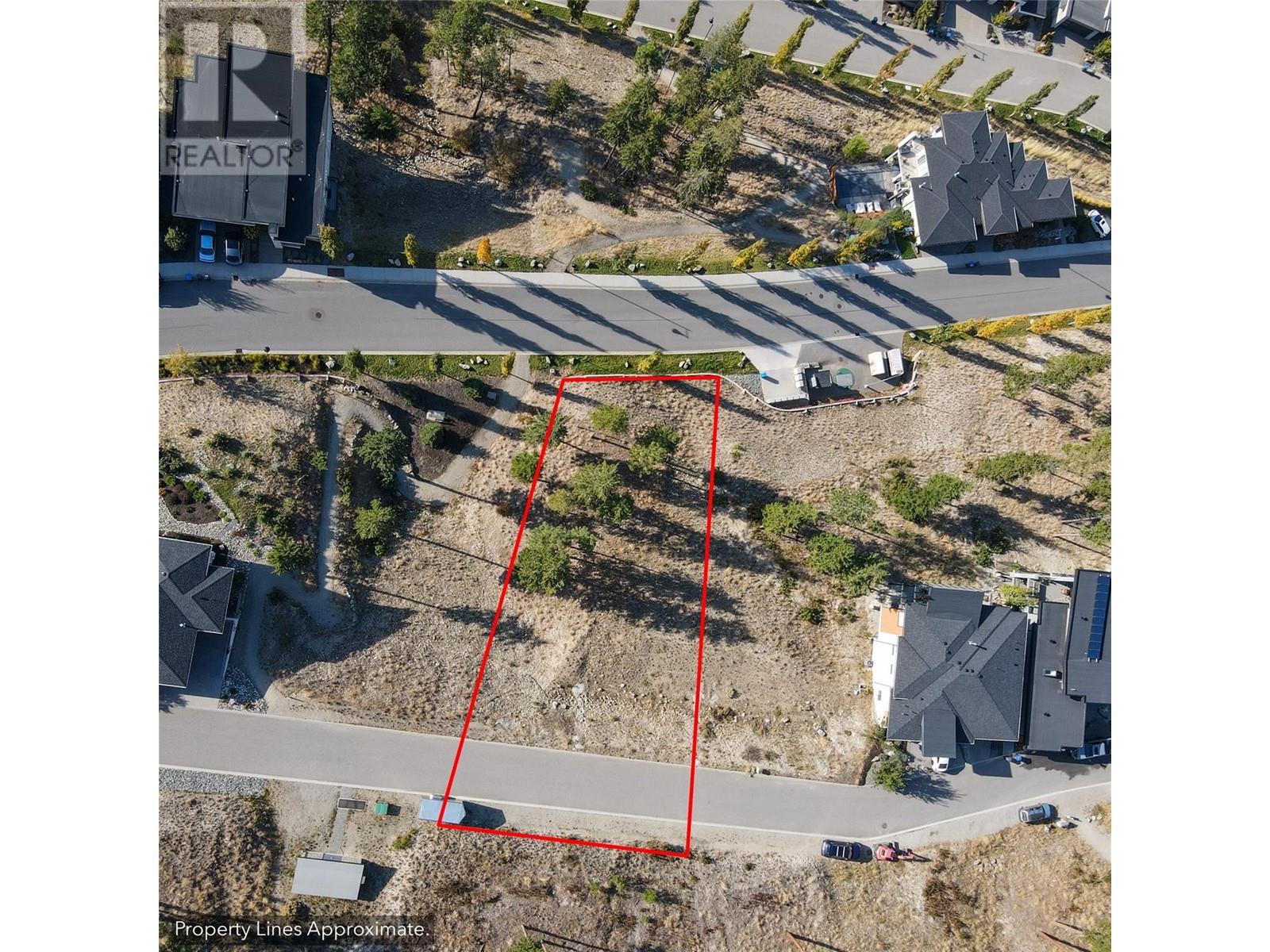 Property at 3340 Acacia Lane image 4
