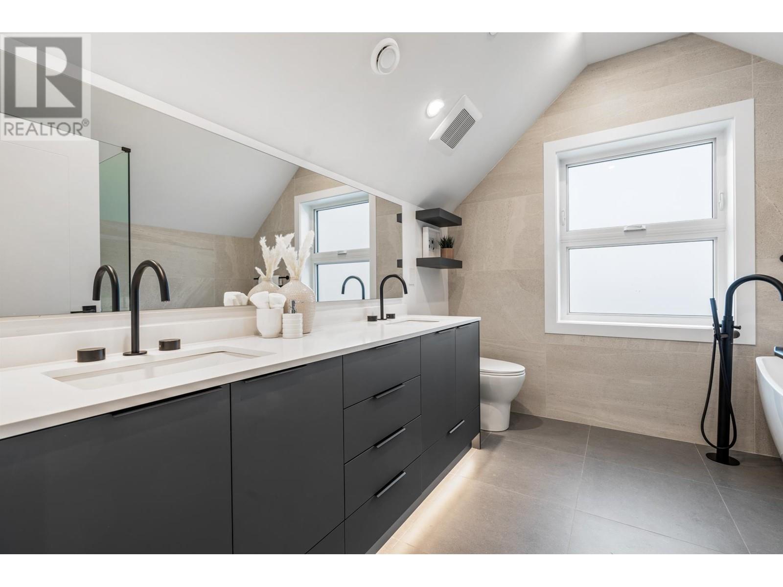 Listing Picture 21 of 40 : 2 3494 FRANKLIN STREET, Vancouver / 溫哥華 - 魯藝地產 Yvonne Lu Group - MLS Medallion Club Member