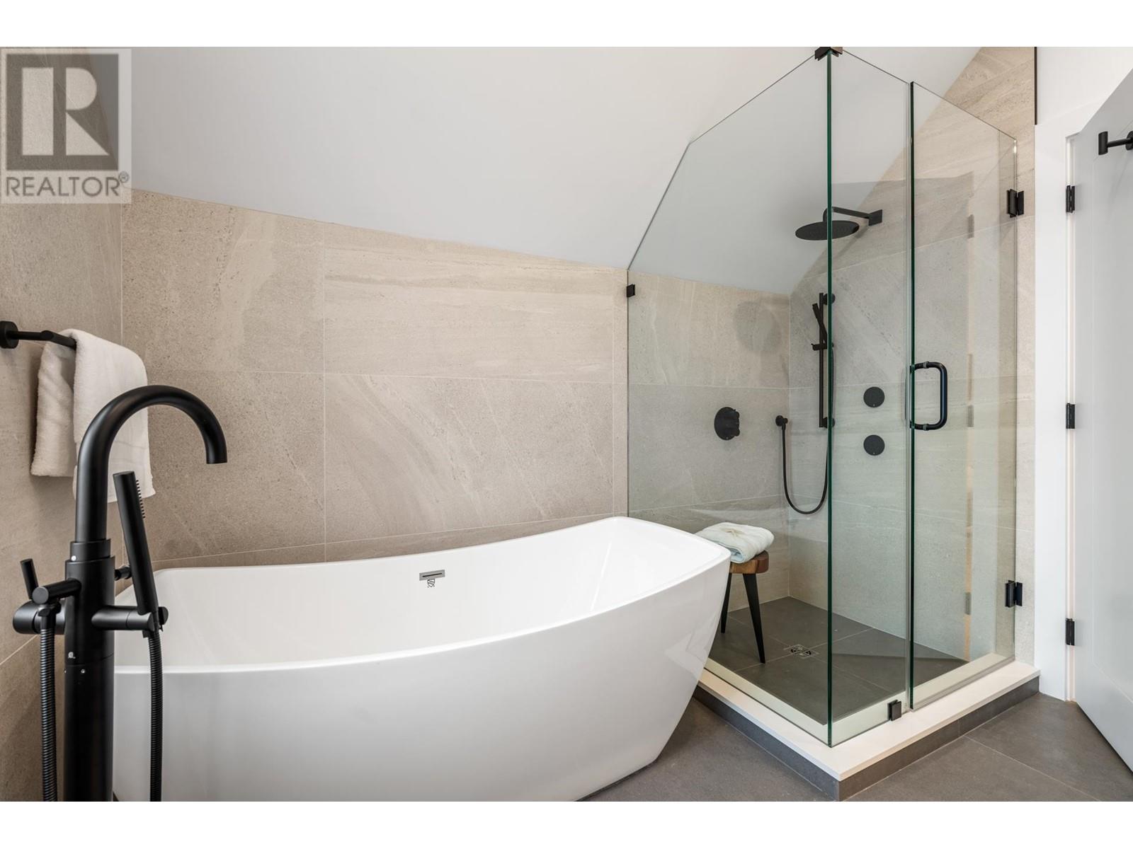 Listing Picture 22 of 40 : 2 3494 FRANKLIN STREET, Vancouver / 溫哥華 - 魯藝地產 Yvonne Lu Group - MLS Medallion Club Member