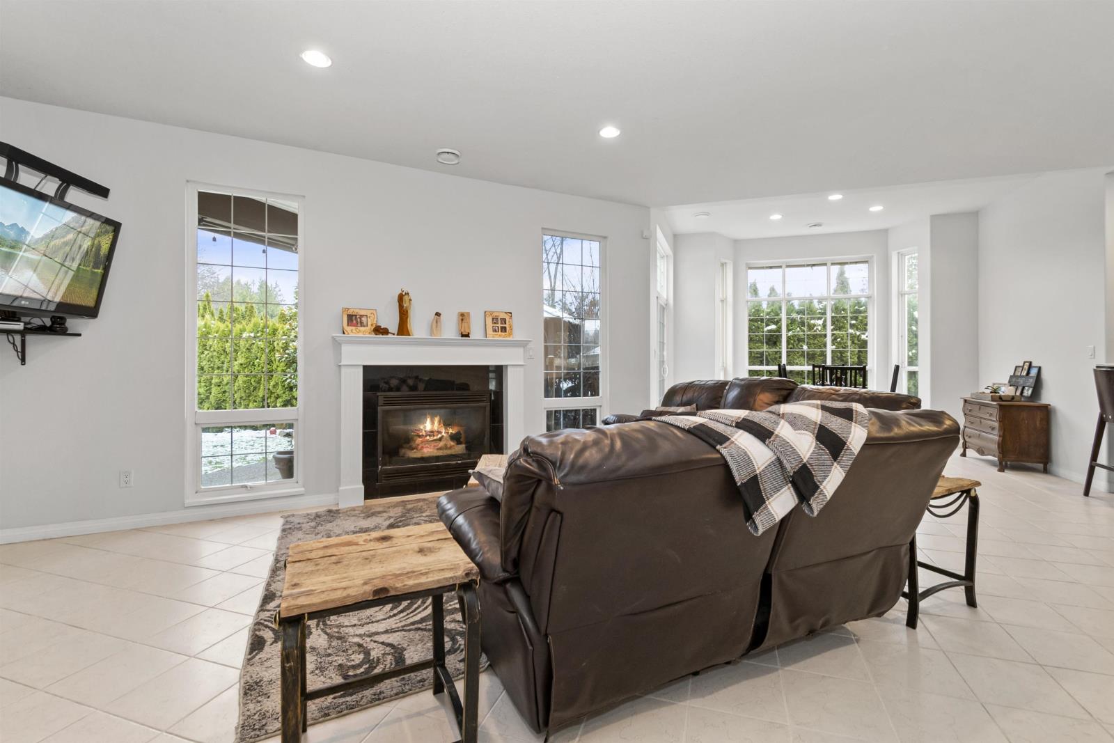 Property at 9962 LLANBERIS WAY image 5