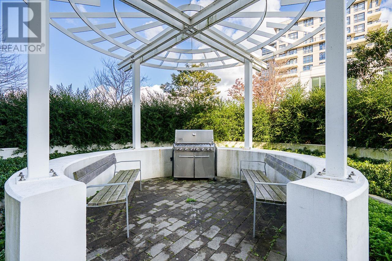 Listing Picture 31 of 33 : 1201 5580 NO. 3 ROAD, Richmond / 烈治文 - 魯藝地產 Yvonne Lu Group - MLS Medallion Club Member