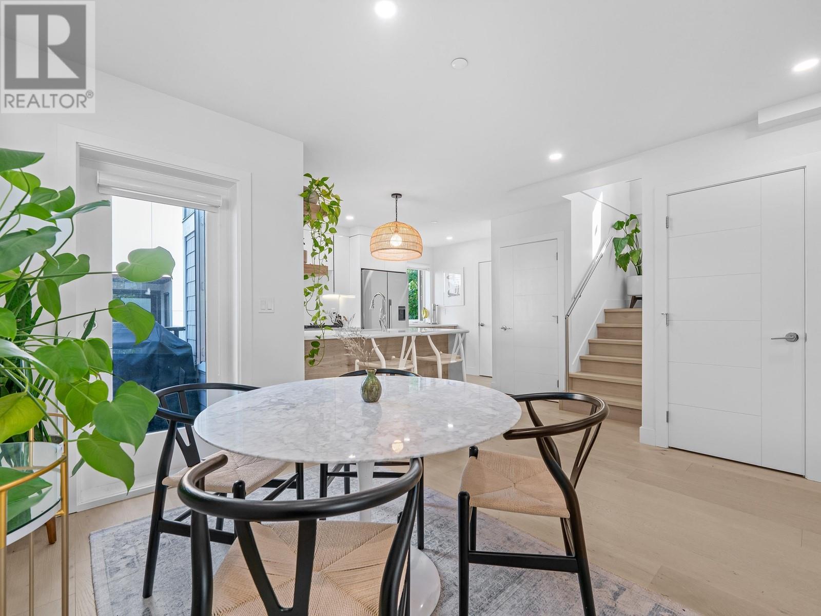 Listing Picture 10 of 40 : 1 371 E 16TH AVENUE, Vancouver / 溫哥華 - 魯藝地產 Yvonne Lu Group - MLS Medallion Club Member