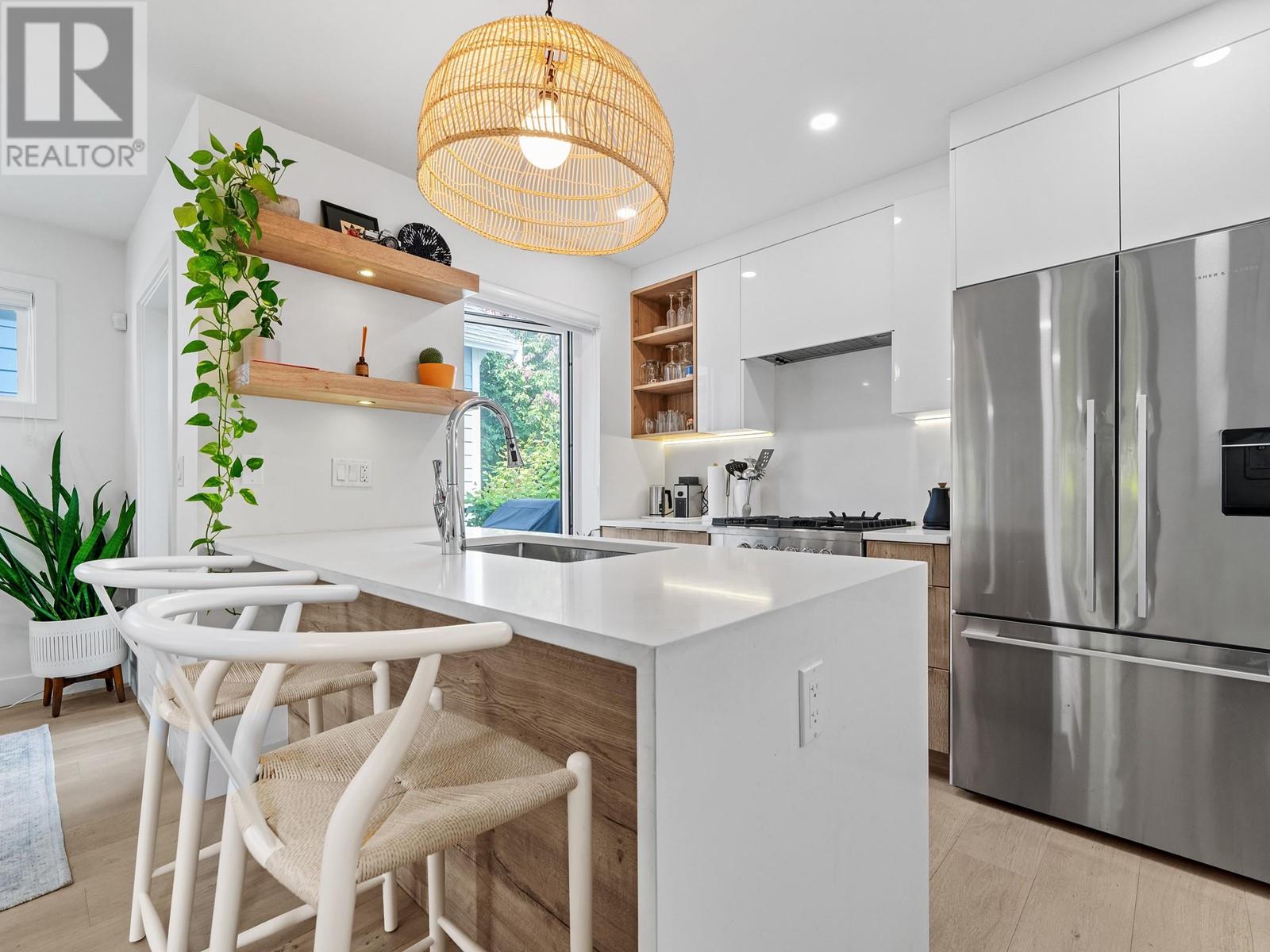 Listing Picture 12 of 40 : 1 371 E 16TH AVENUE, Vancouver / 溫哥華 - 魯藝地產 Yvonne Lu Group - MLS Medallion Club Member