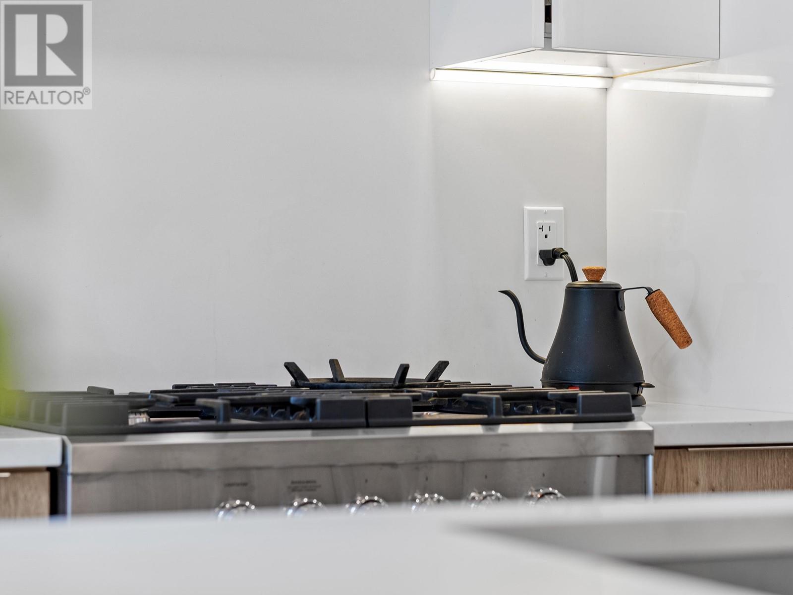 Listing Picture 20 of 40 : 1 371 E 16TH AVENUE, Vancouver / 溫哥華 - 魯藝地產 Yvonne Lu Group - MLS Medallion Club Member