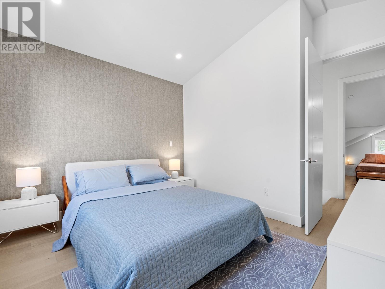 Listing Picture 32 of 40 : 1 371 E 16TH AVENUE, Vancouver / 溫哥華 - 魯藝地產 Yvonne Lu Group - MLS Medallion Club Member