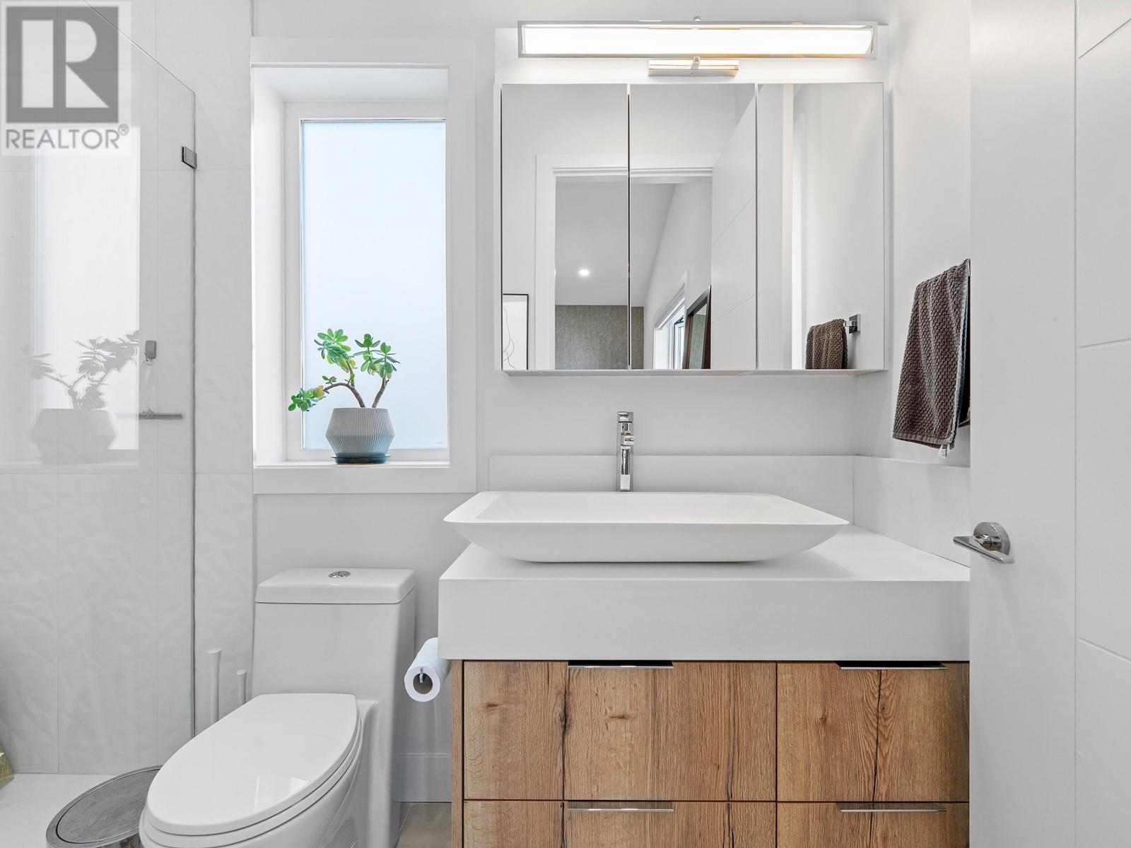 Listing Picture 35 of 40 : 1 371 E 16TH AVENUE, Vancouver / 溫哥華 - 魯藝地產 Yvonne Lu Group - MLS Medallion Club Member