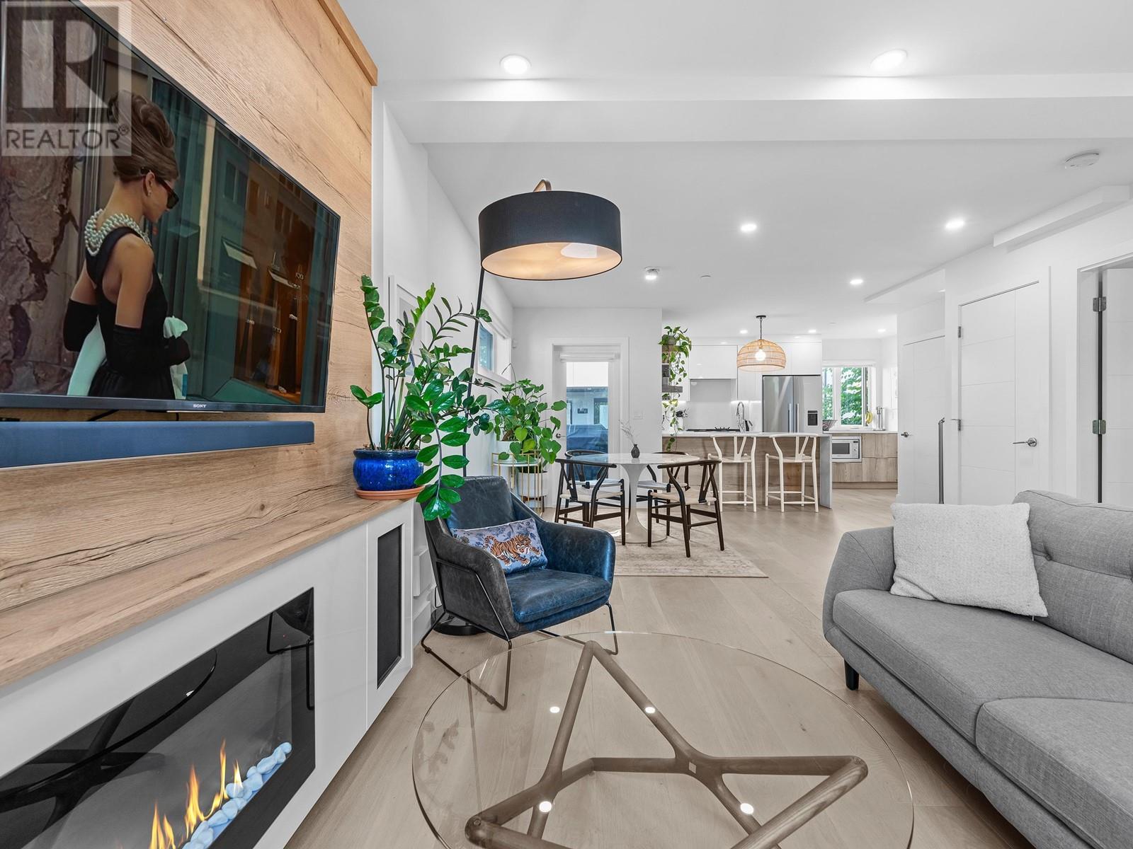 Listing Picture 7 of 40 : 1 371 E 16TH AVENUE, Vancouver / 溫哥華 - 魯藝地產 Yvonne Lu Group - MLS Medallion Club Member