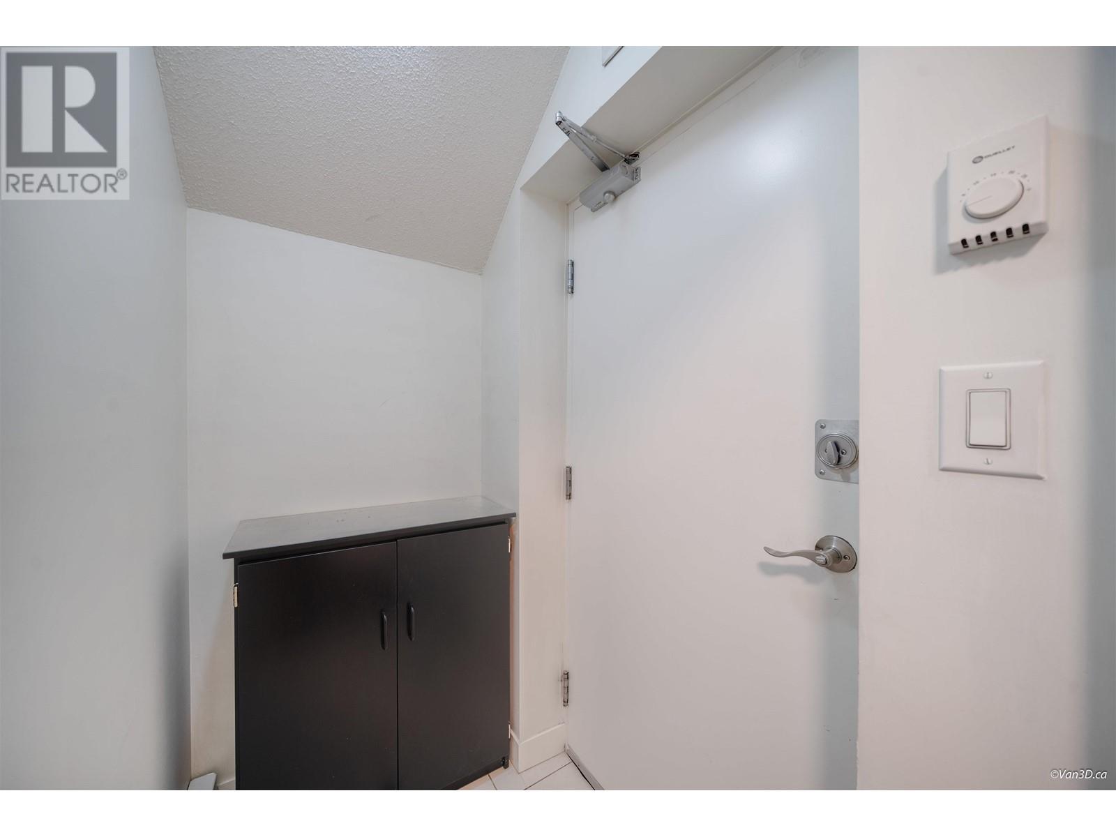 Listing Picture 32 of 36 : TH8 7535 ALDERBRIDGE WAY, Richmond / 烈治文 - 魯藝地產 Yvonne Lu Group - MLS Medallion Club Member