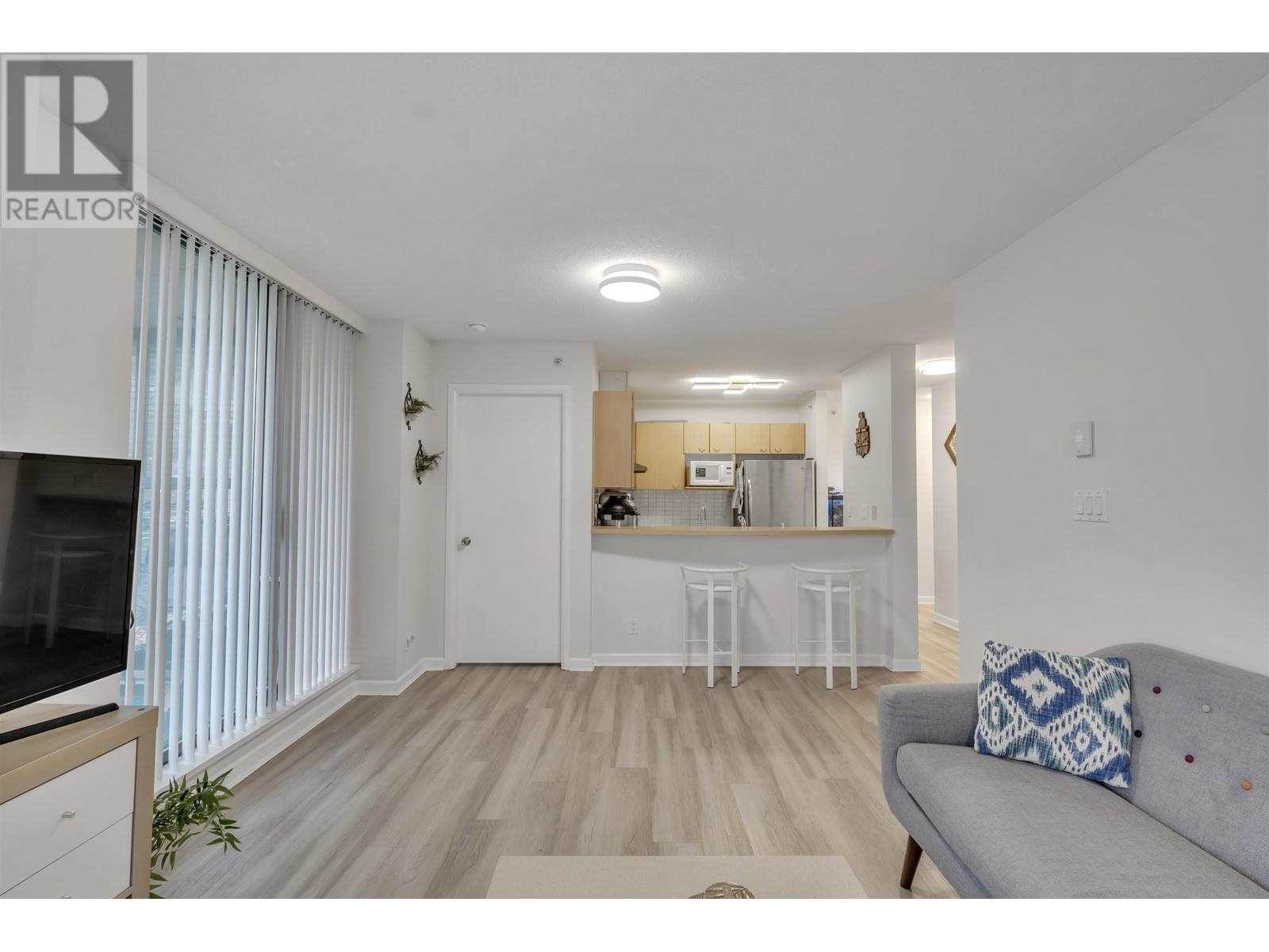 Listing Picture 18 of 32 : 309 8180 GRANVILLE AVENUE, Richmond / 烈治文 - 魯藝地產 Yvonne Lu Group - MLS Medallion Club Member