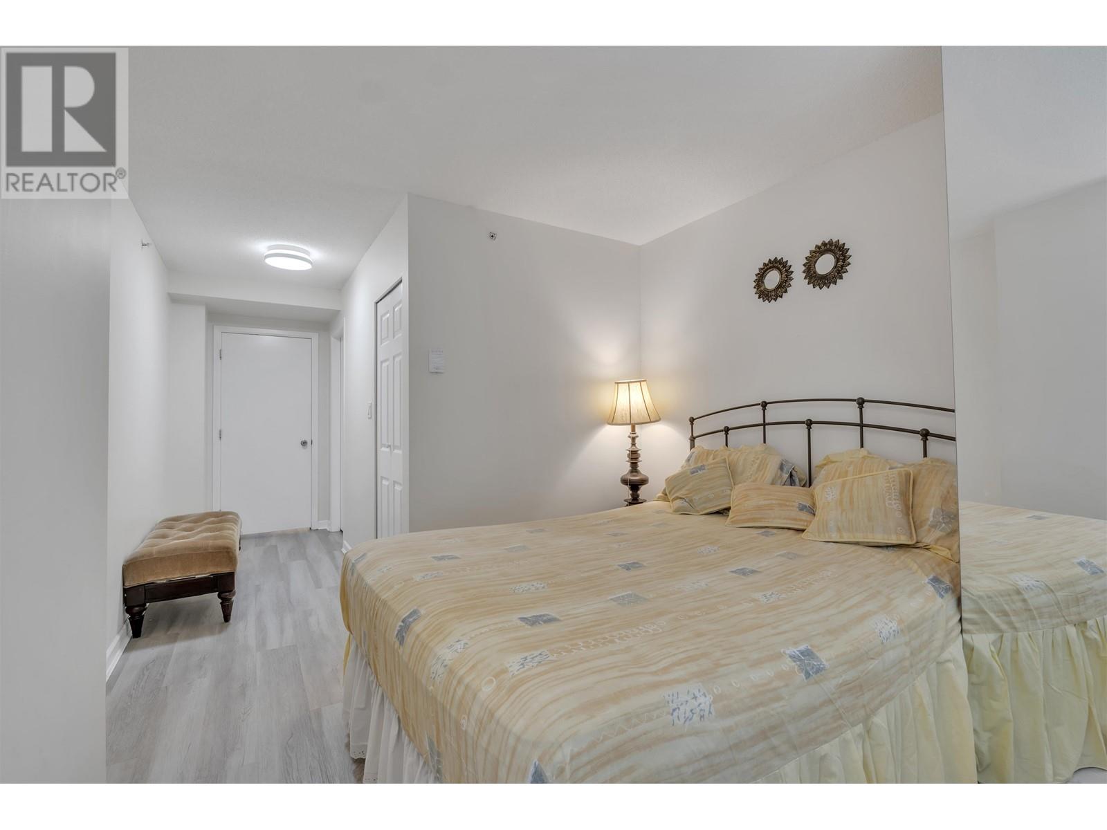 Listing Picture 2 of 32 : 309 8180 GRANVILLE AVENUE, Richmond / 烈治文 - 魯藝地產 Yvonne Lu Group - MLS Medallion Club Member