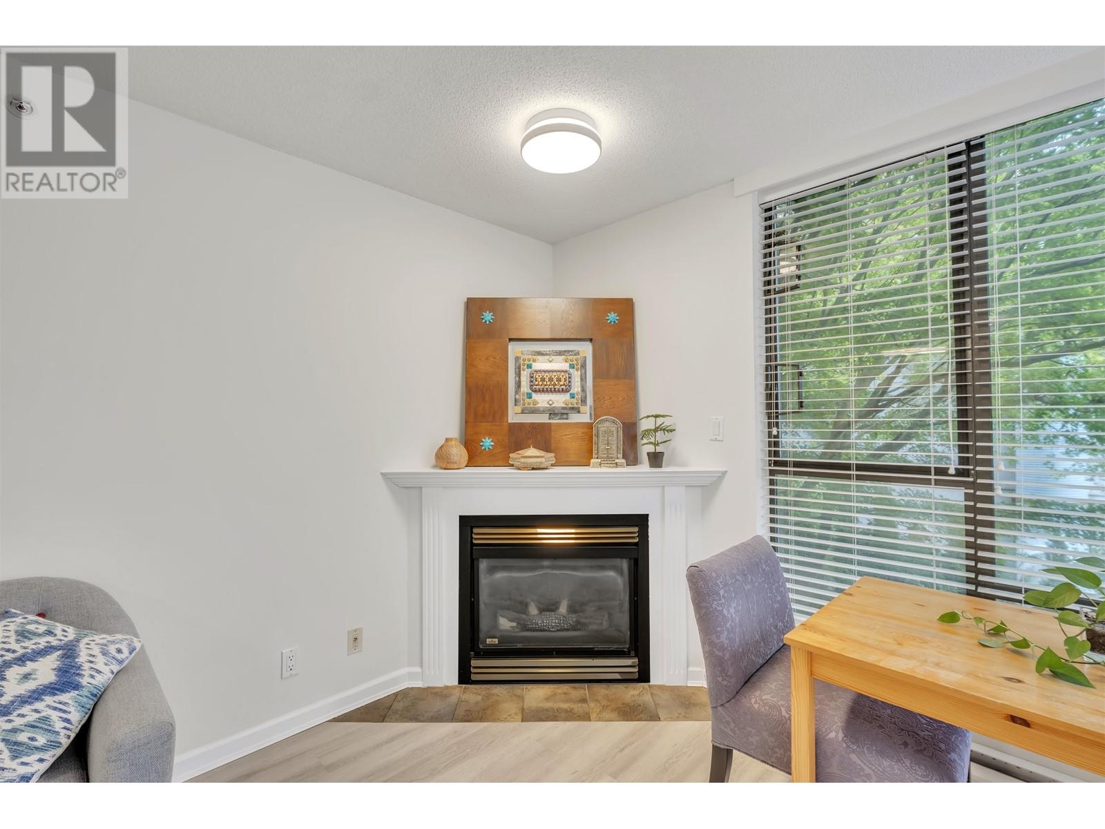 Listing Picture 16 of 32 : 309 8180 GRANVILLE AVENUE, Richmond / 烈治文 - 魯藝地產 Yvonne Lu Group - MLS Medallion Club Member