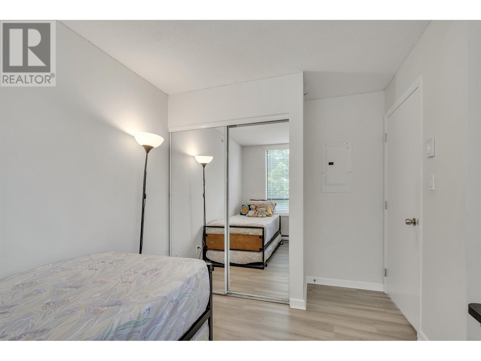 Listing Picture 7 of 32 : 309 8180 GRANVILLE AVENUE, Richmond / 烈治文 - 魯藝地產 Yvonne Lu Group - MLS Medallion Club Member