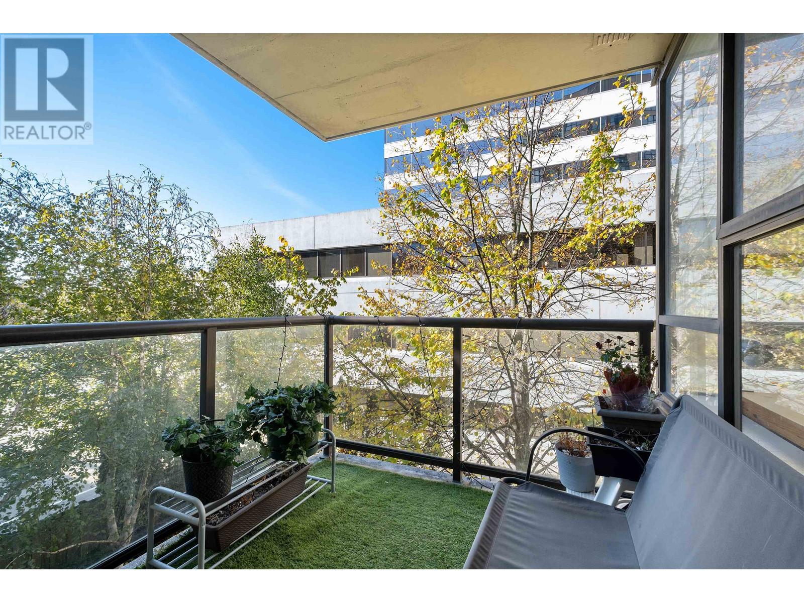 Listing Picture 22 of 32 : 309 8180 GRANVILLE AVENUE, Richmond / 烈治文 - 魯藝地產 Yvonne Lu Group - MLS Medallion Club Member