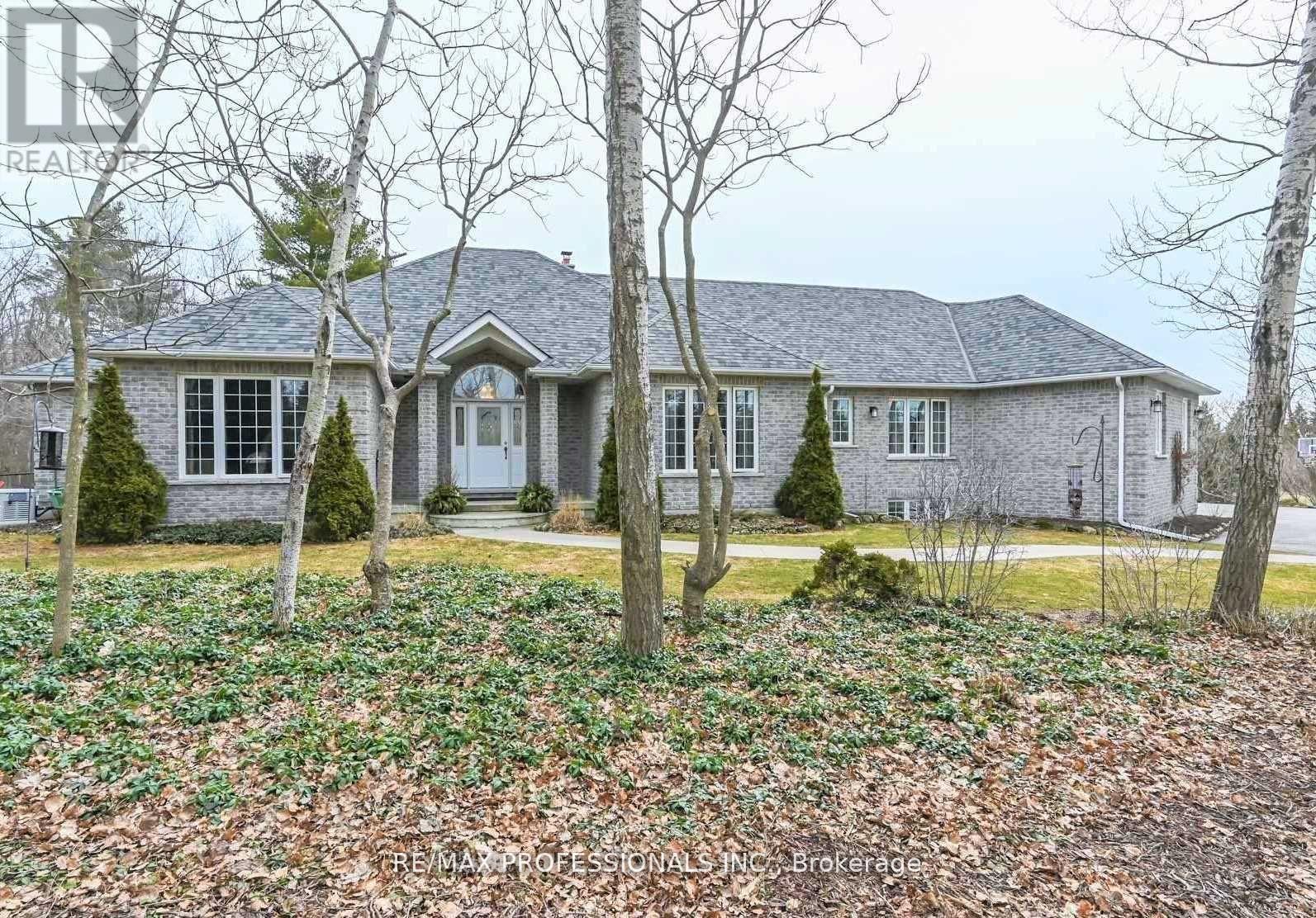 Property at 12 DEER RUN CRESCENT image 1