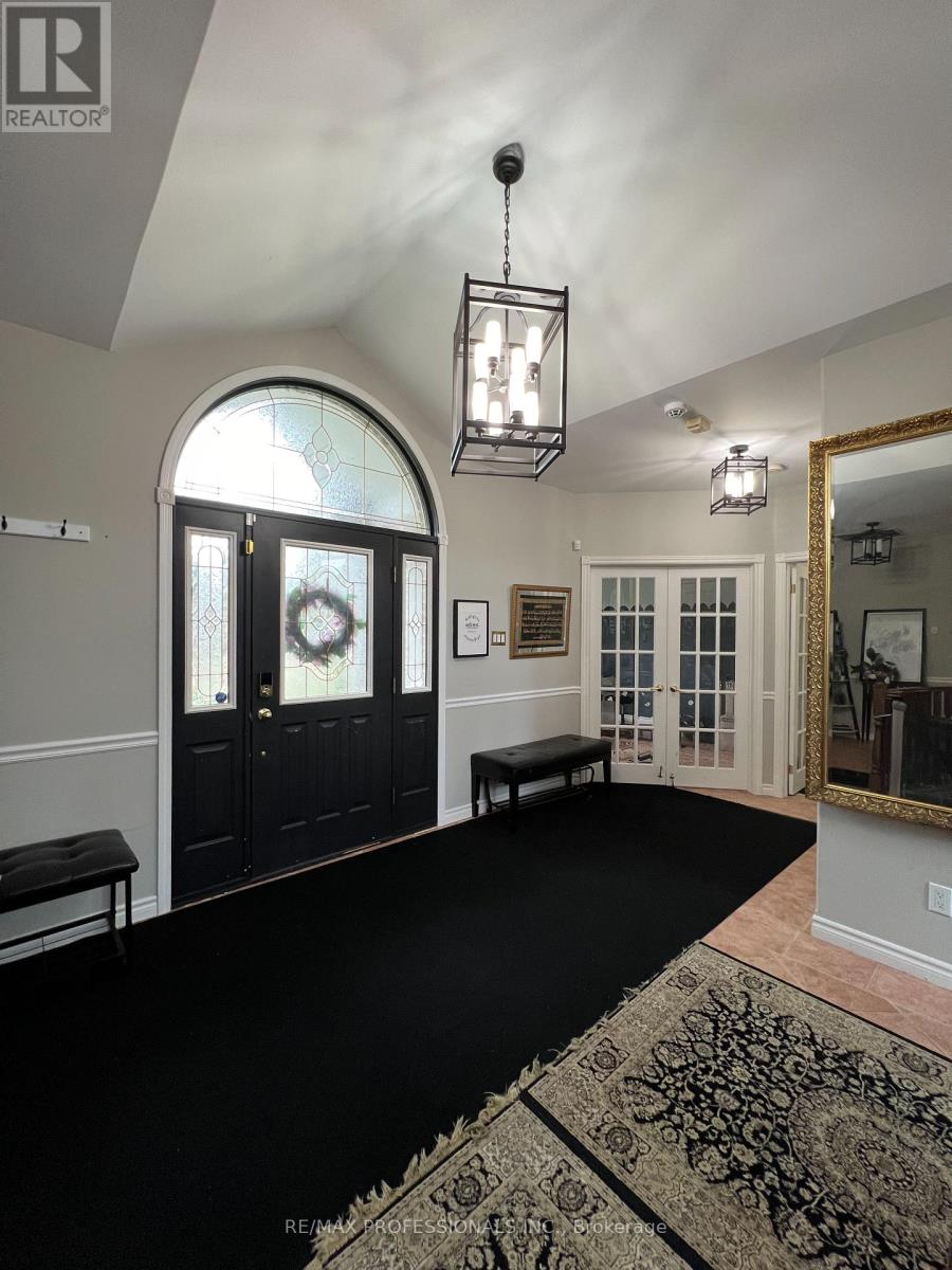 Property at 12 DEER RUN CRESCENT image 3