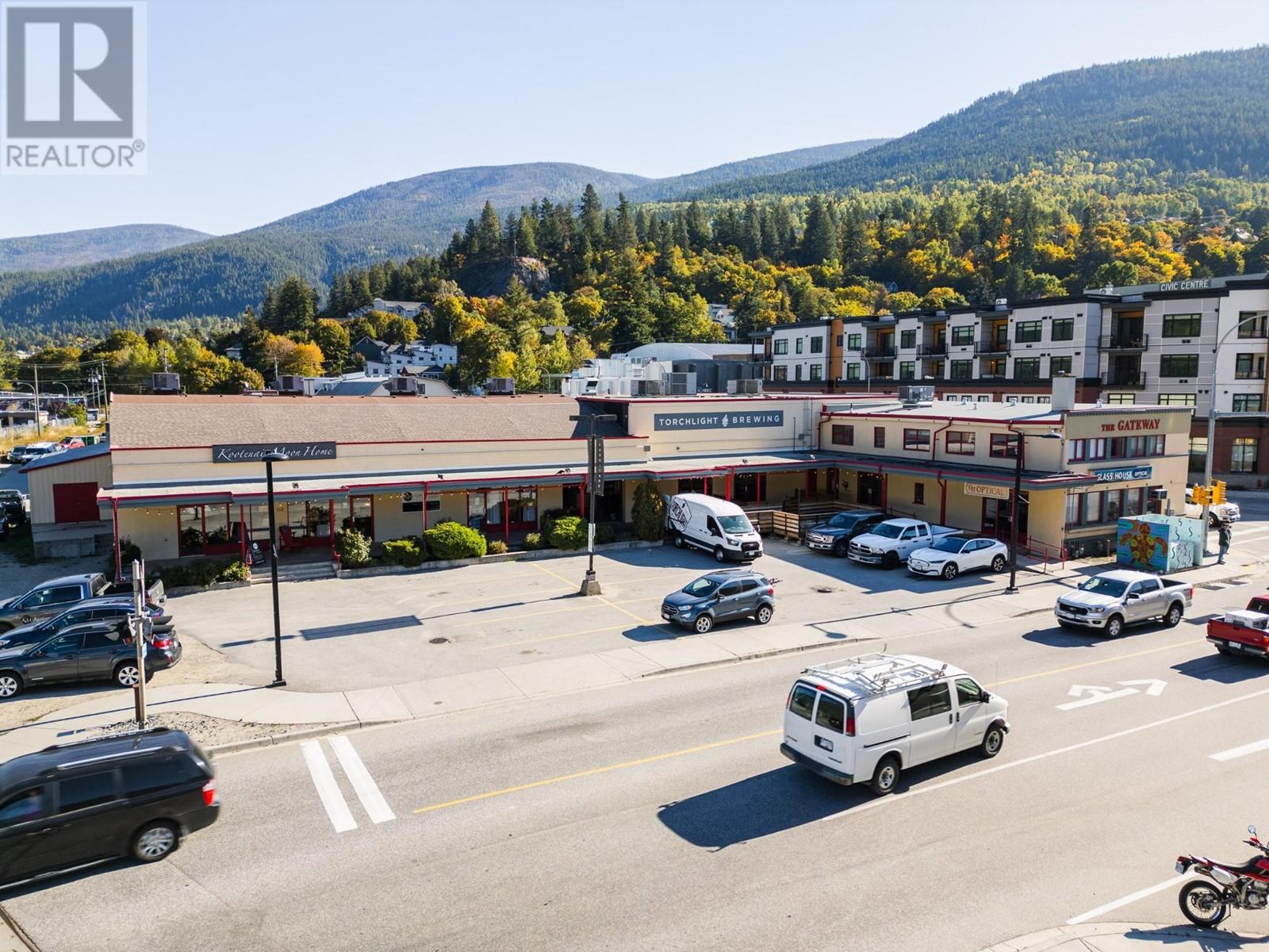 125 Hall Street, Nelson, British Columbia V1L 7B4 - Photo 3 - 2480007