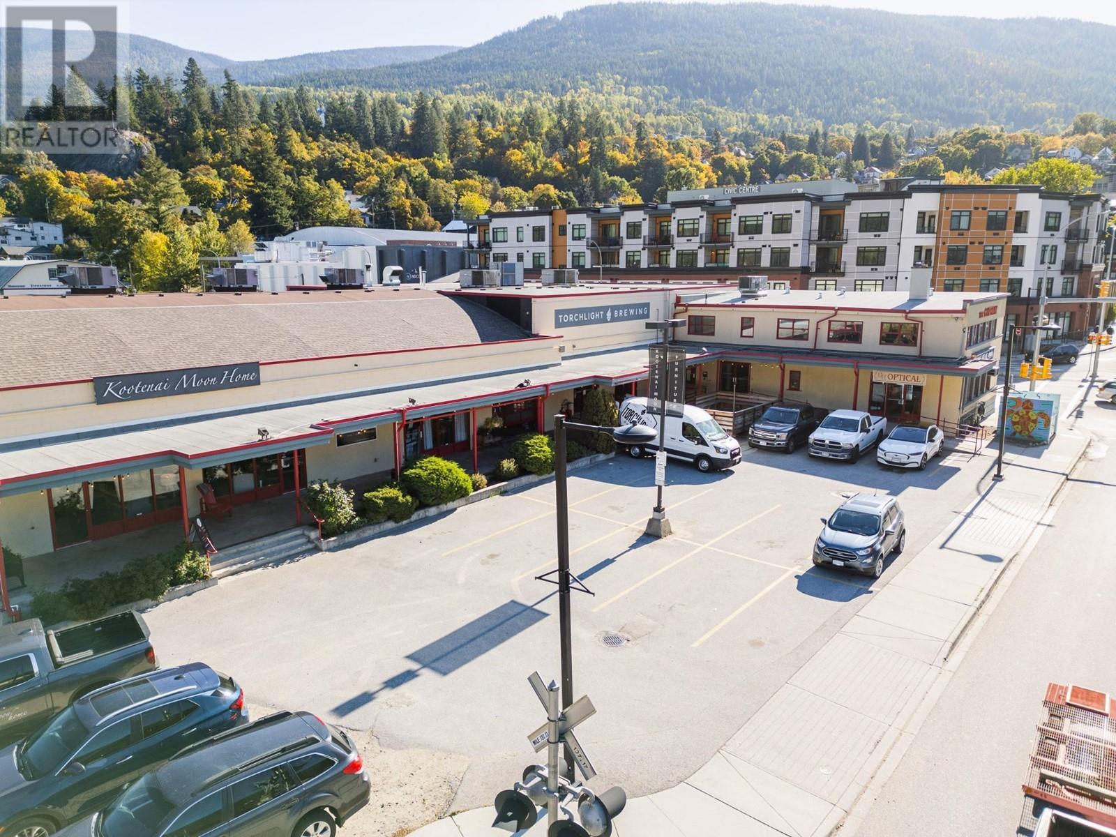 125 Hall Street, Nelson, British Columbia V1L 7B4 - Photo 6 - 2480007