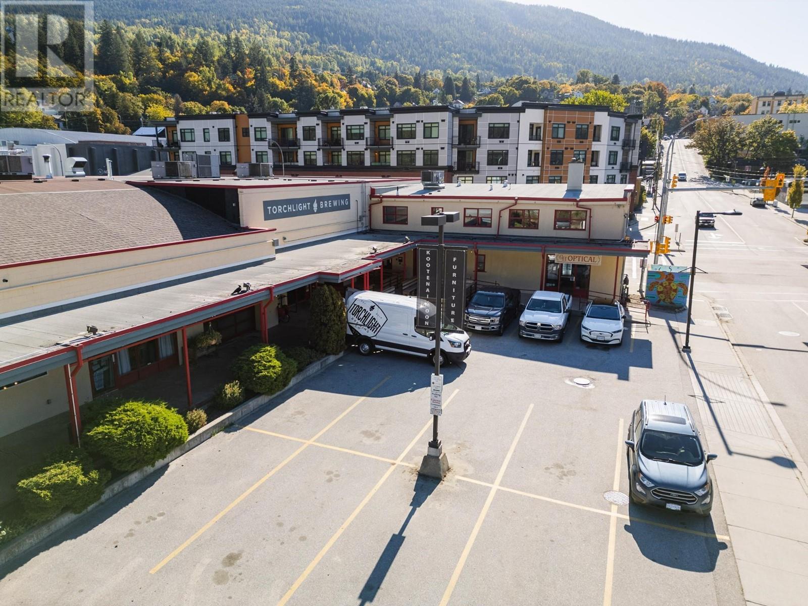 125 Hall Street, Nelson, British Columbia V1L 7B4 - Photo 4 - 2480007