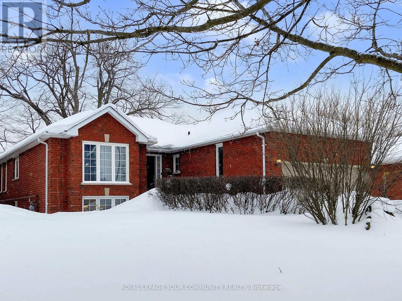 105 BROWN STREET, barrie (ardagh), Ontario