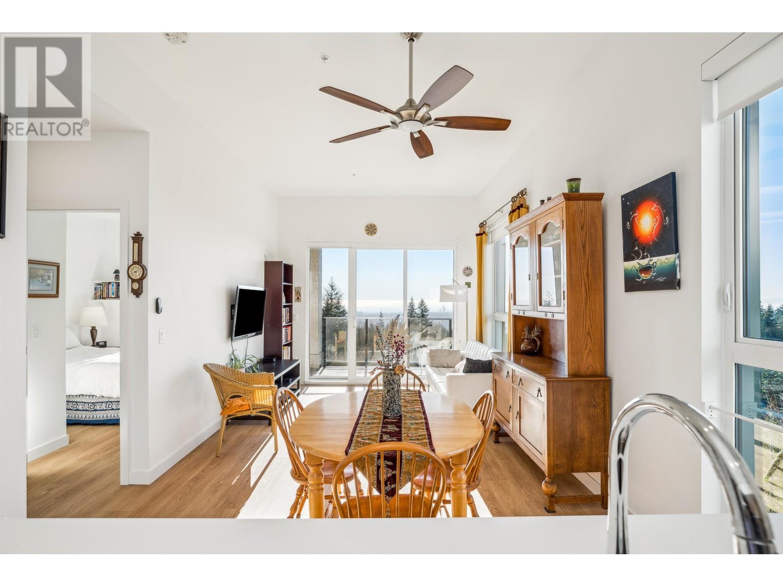 Listing Picture 5 of 40 : 609 9888 UNIVERSITY CRESCENT, Burnaby / 本拿比 - 魯藝地產 Yvonne Lu Group - MLS Medallion Club Member