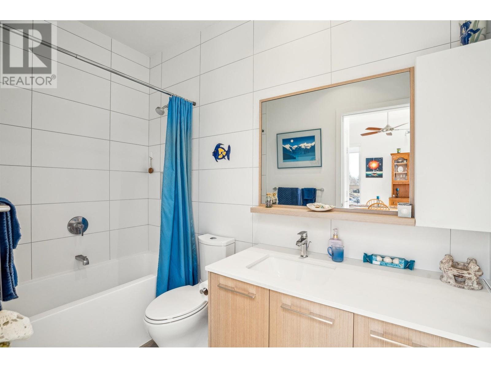 Listing Picture 19 of 40 : 609 9888 UNIVERSITY CRESCENT, Burnaby / 本拿比 - 魯藝地產 Yvonne Lu Group - MLS Medallion Club Member