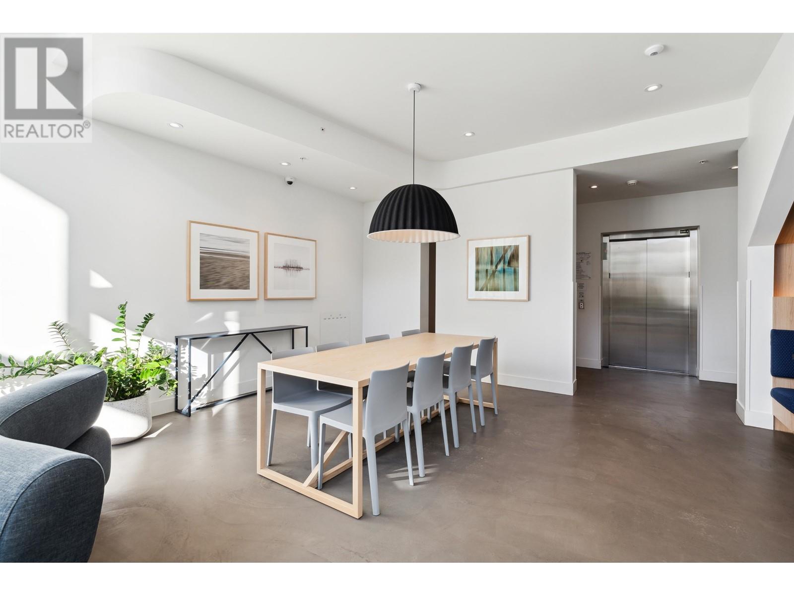 Listing Picture 36 of 40 : 609 9888 UNIVERSITY CRESCENT, Burnaby / 本拿比 - 魯藝地產 Yvonne Lu Group - MLS Medallion Club Member