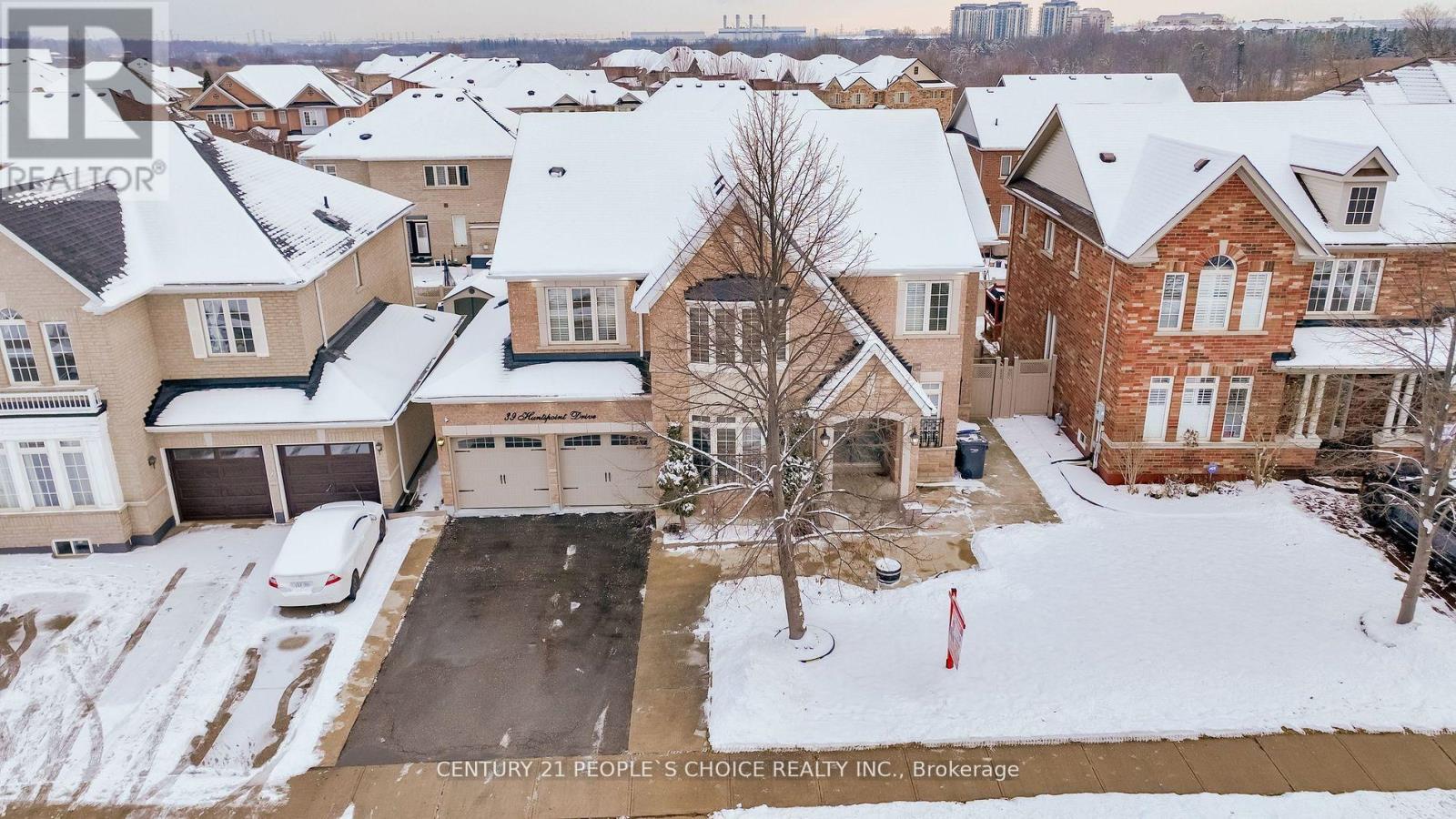 Property at 39 HUNTSPOINT DRIVE image 2
