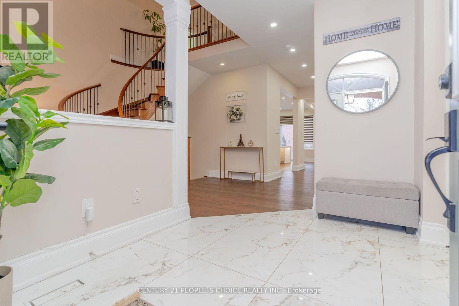 Property at 39 HUNTSPOINT DRIVE image 5