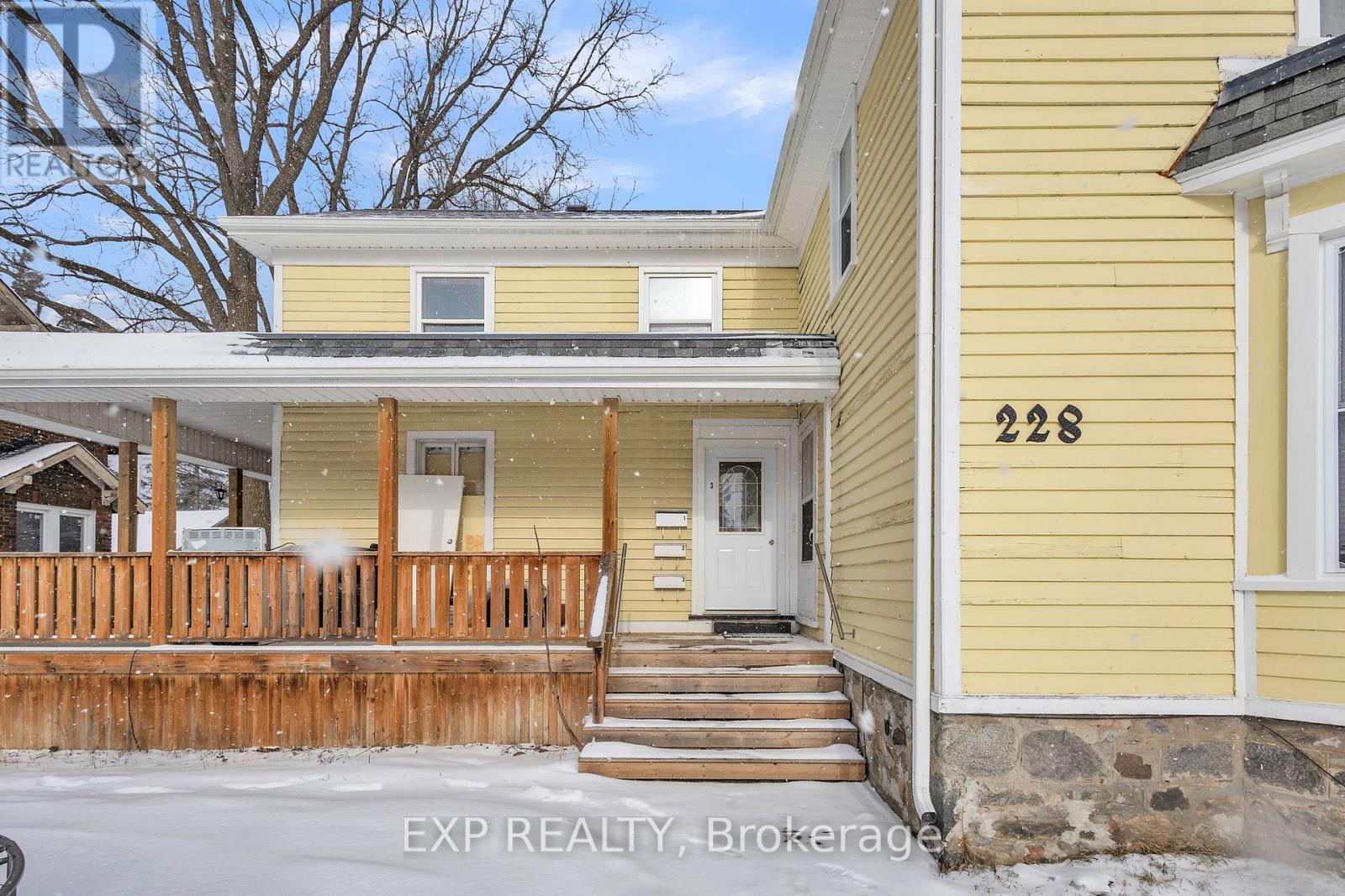 Property at 228 MAIN STREET image 3
