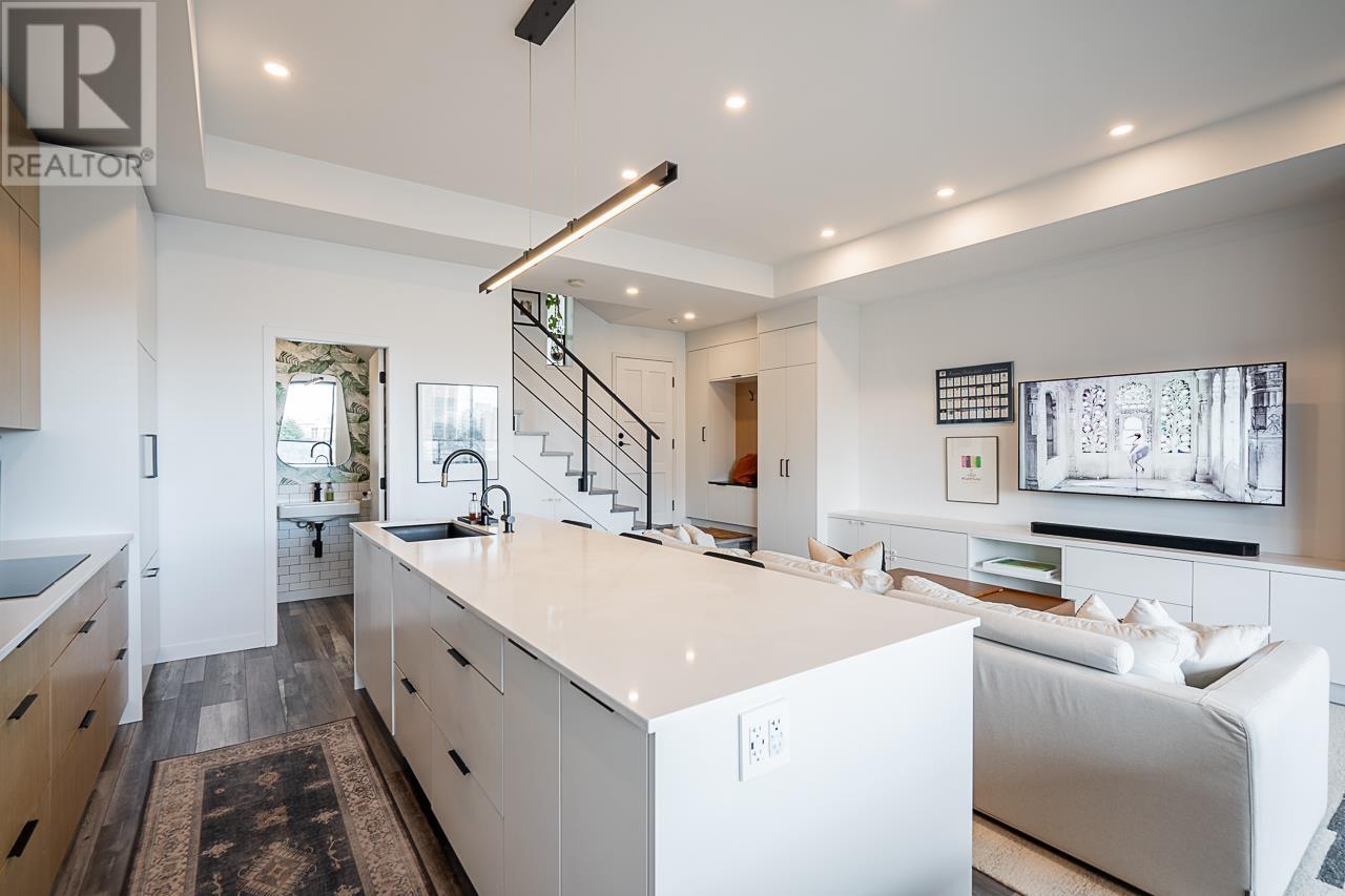 Listing Picture 11 of 40 : 802 1160 BURRARD STREET, Vancouver / 溫哥華 - 魯藝地產 Yvonne Lu Group - MLS Medallion Club Member