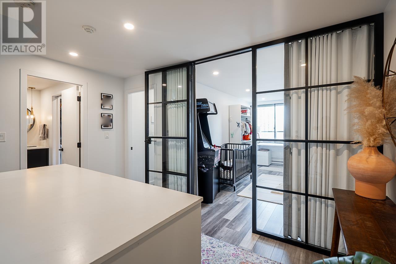 Listing Picture 20 of 40 : 802 1160 BURRARD STREET, Vancouver / 溫哥華 - 魯藝地產 Yvonne Lu Group - MLS Medallion Club Member