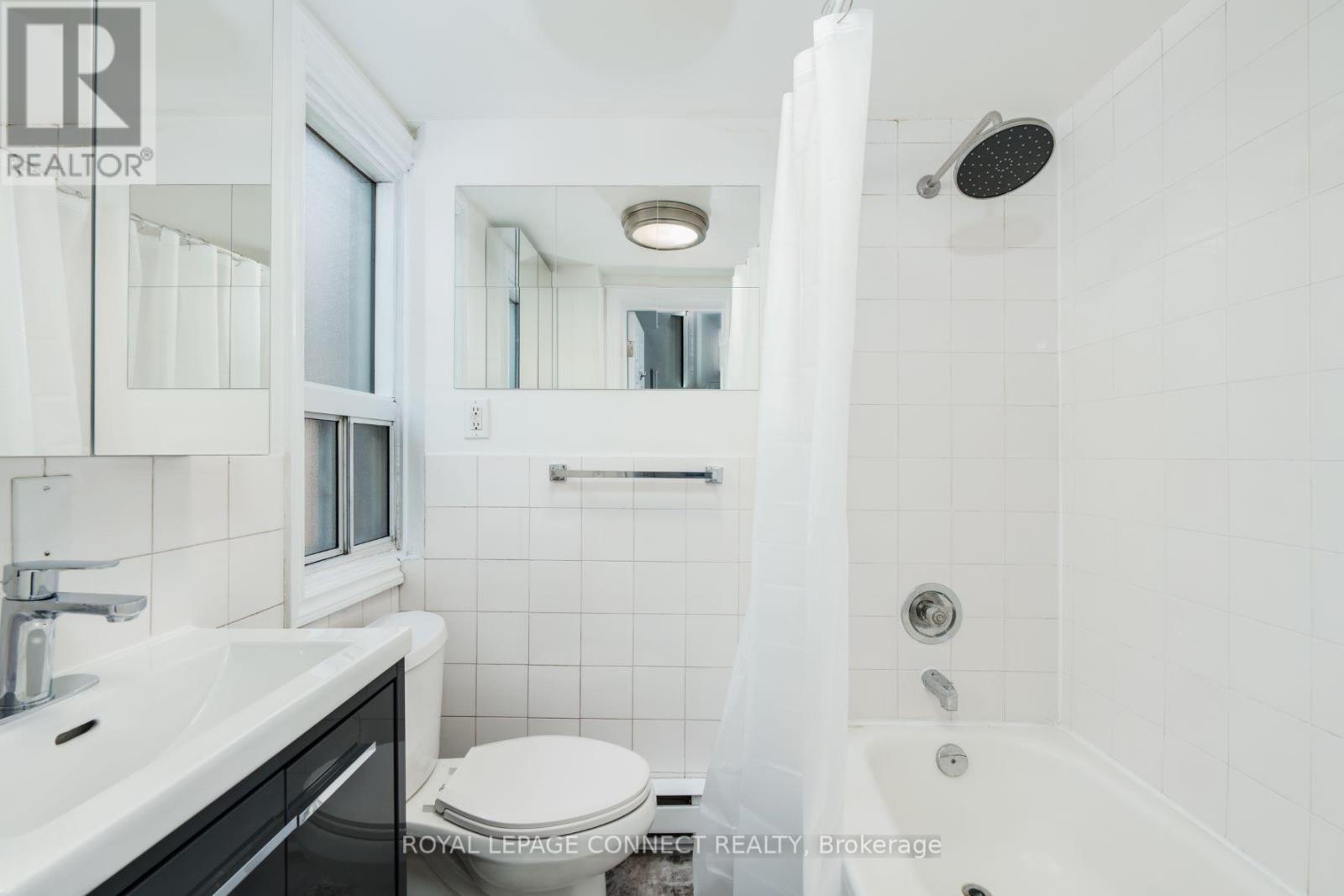 307 Pacific Avenue, Toronto, Ontario  M6P 2P8 - Photo 21 - W11956377