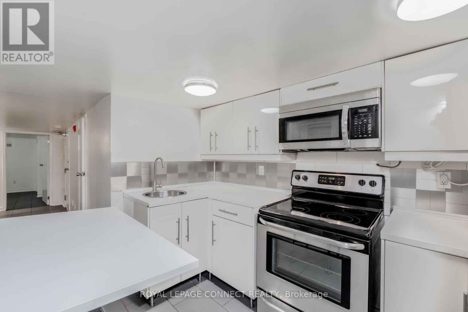 307 Pacific Avenue, Toronto, Ontario  M6P 2P8 - Photo 33 - W11956377