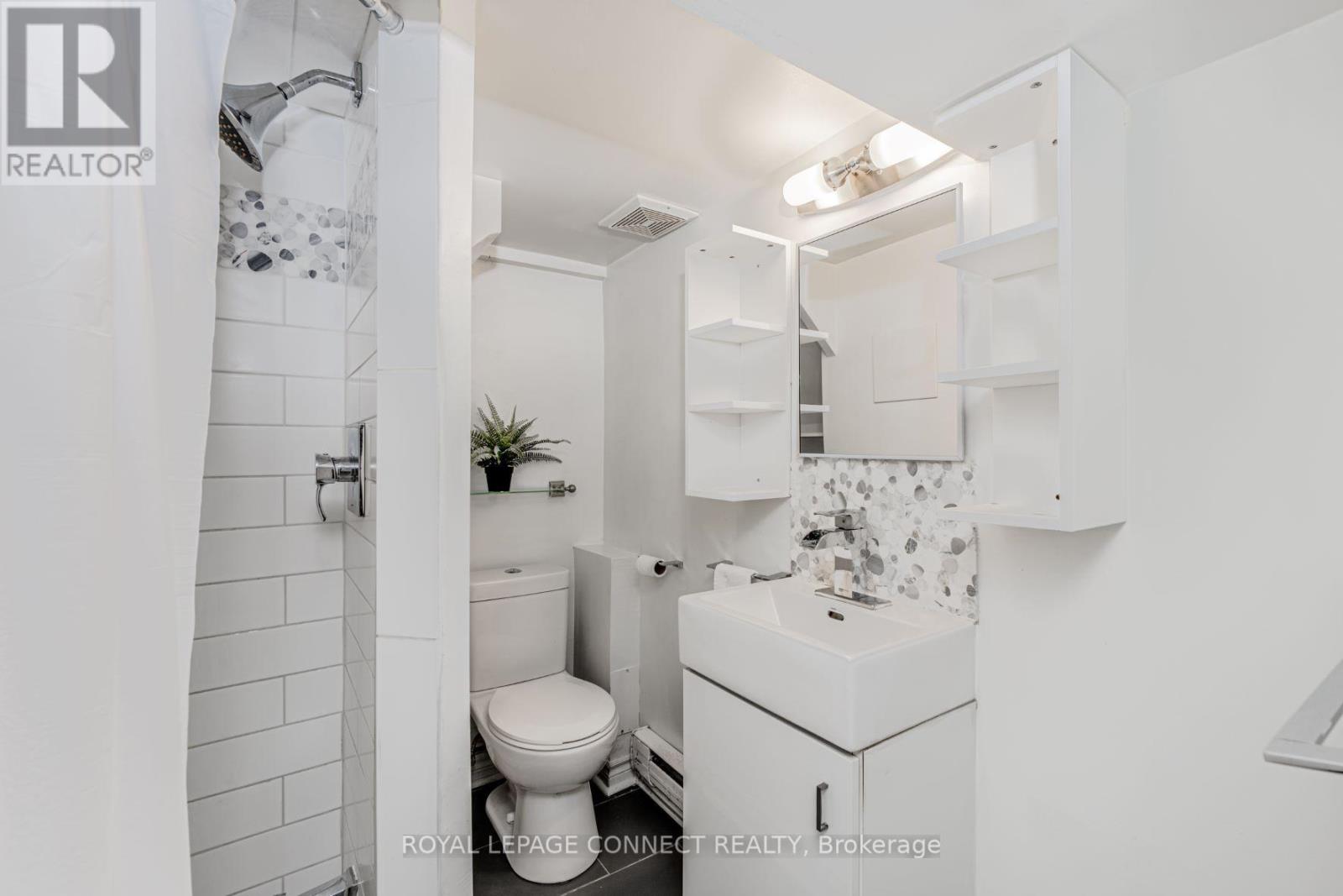 307 Pacific Avenue, Toronto, Ontario  M6P 2P8 - Photo 37 - W11956377