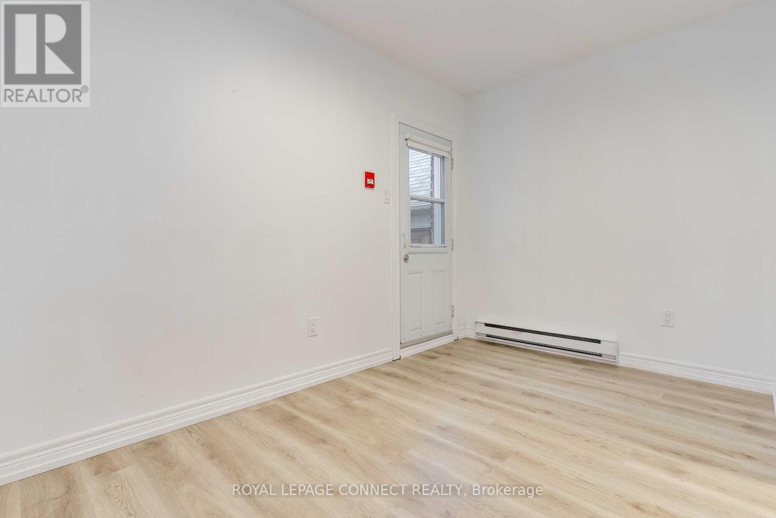307 Pacific Avenue, Toronto, Ontario  M6P 2P8 - Photo 8 - W11956377