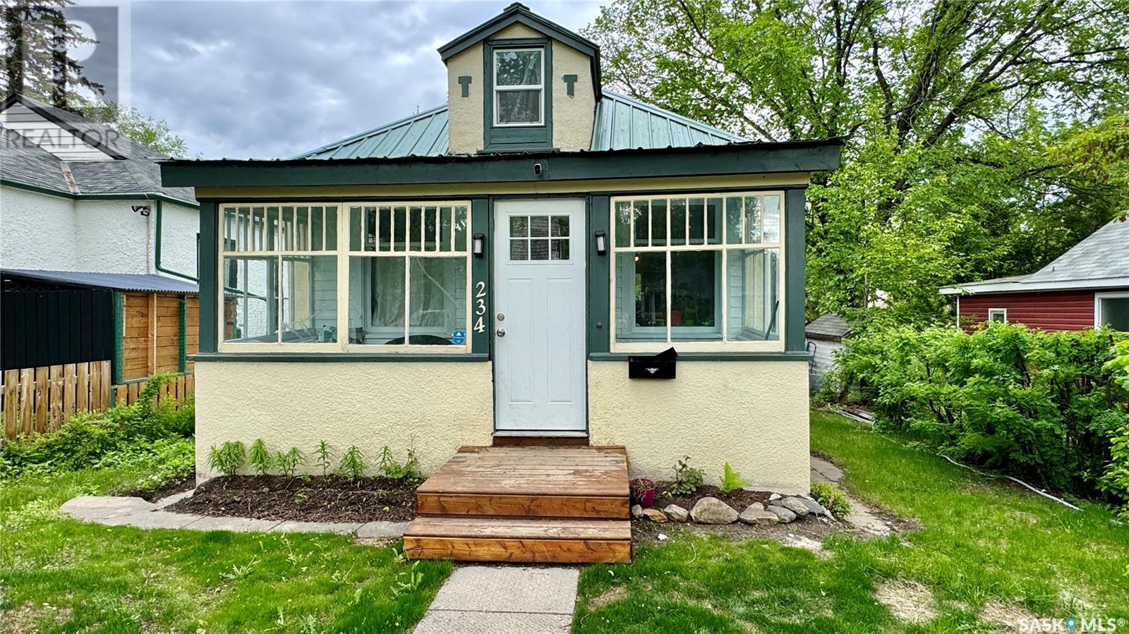 Property at 234 F AVENUE N image 1