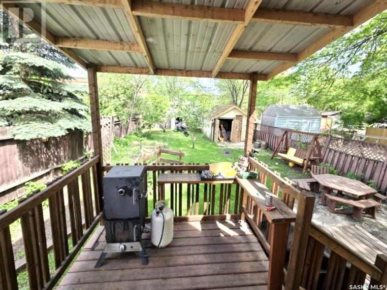 Property at 234 F AVENUE N image 4