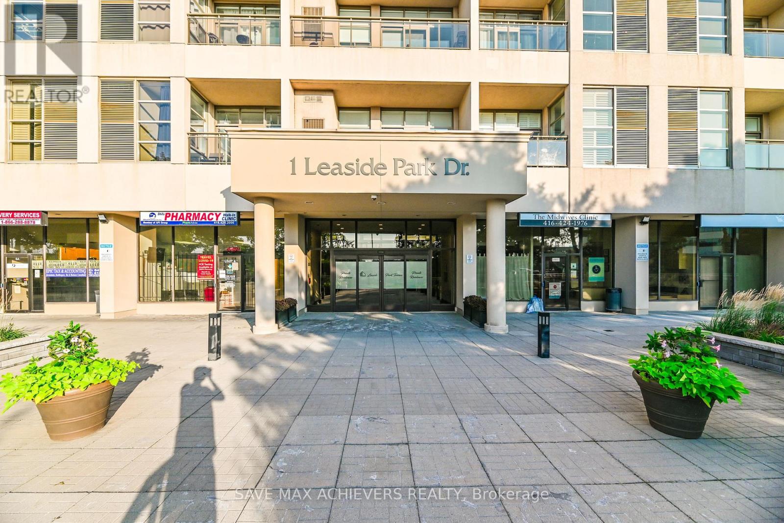 305 - 1 Leaside Park Drive, Toronto, Ontario  M4H 1R1 - Photo 1 - C11956489