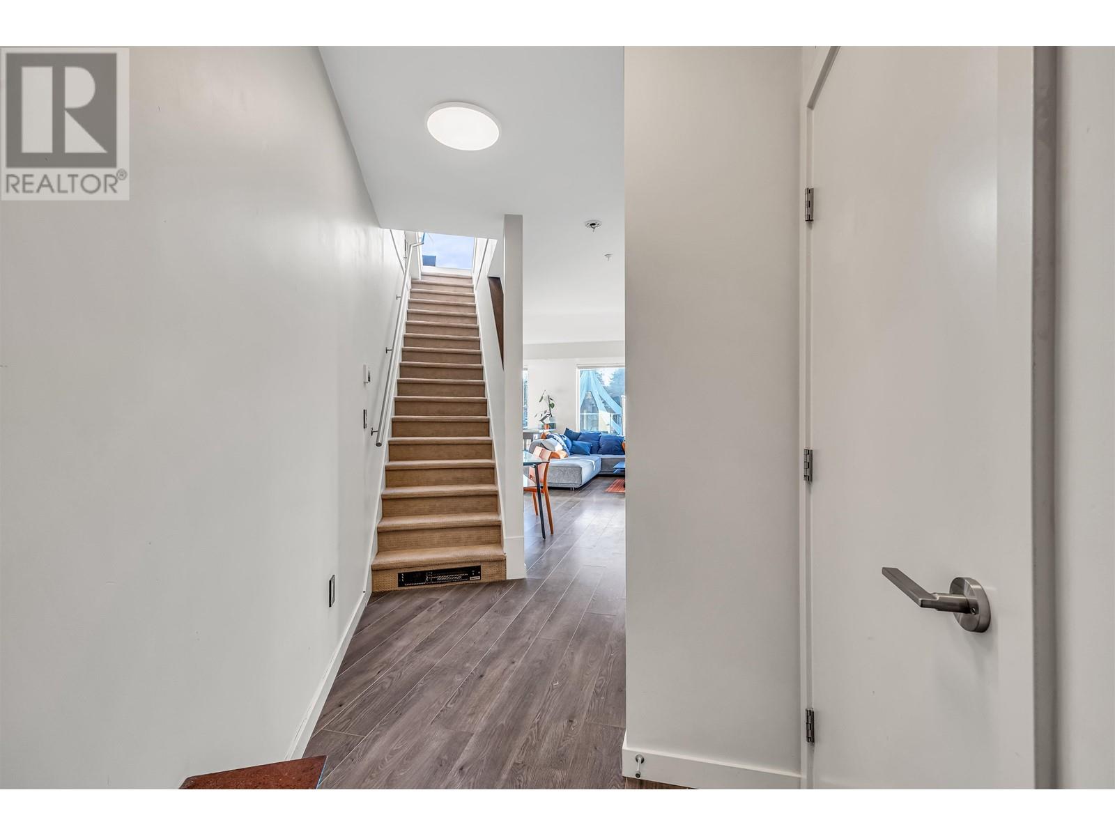 Listing Picture 8 of 22 : 607 417 GREAT NORTHERN WAY, Vancouver / 溫哥華 - 魯藝地產 Yvonne Lu Group - MLS Medallion Club Member