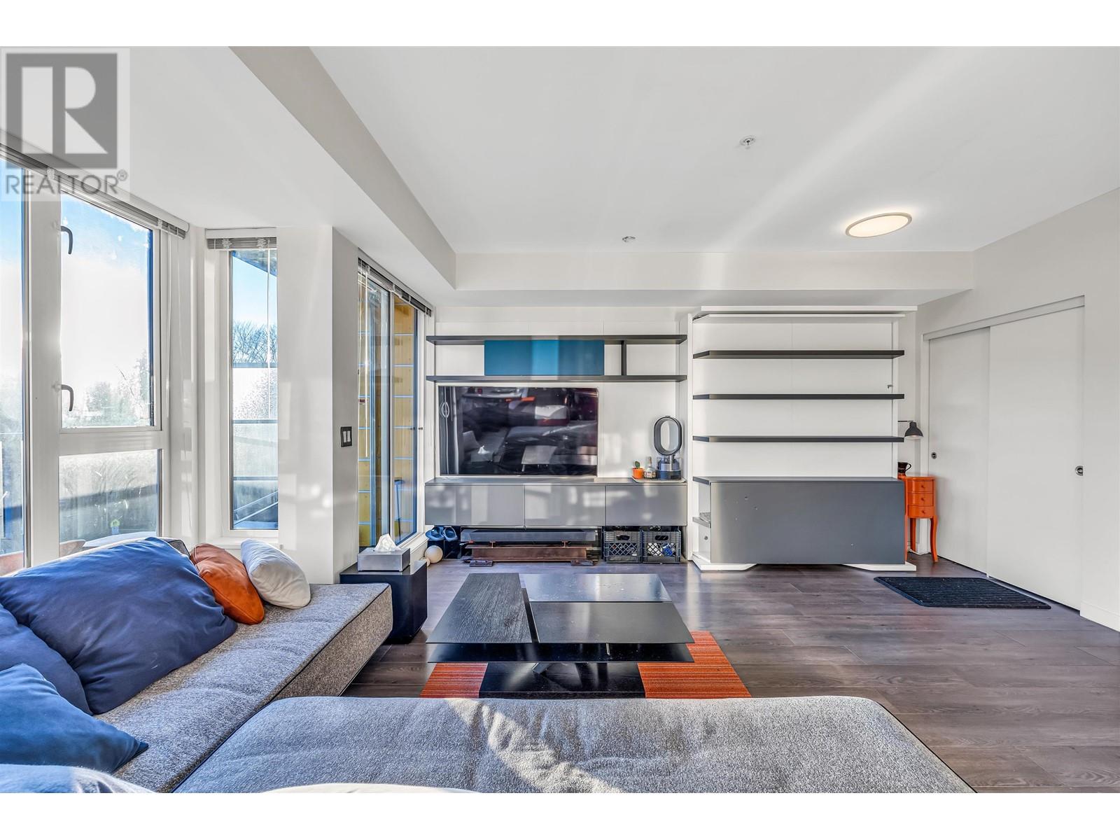 Listing Picture 5 of 22 : 607 417 GREAT NORTHERN WAY, Vancouver / 溫哥華 - 魯藝地產 Yvonne Lu Group - MLS Medallion Club Member