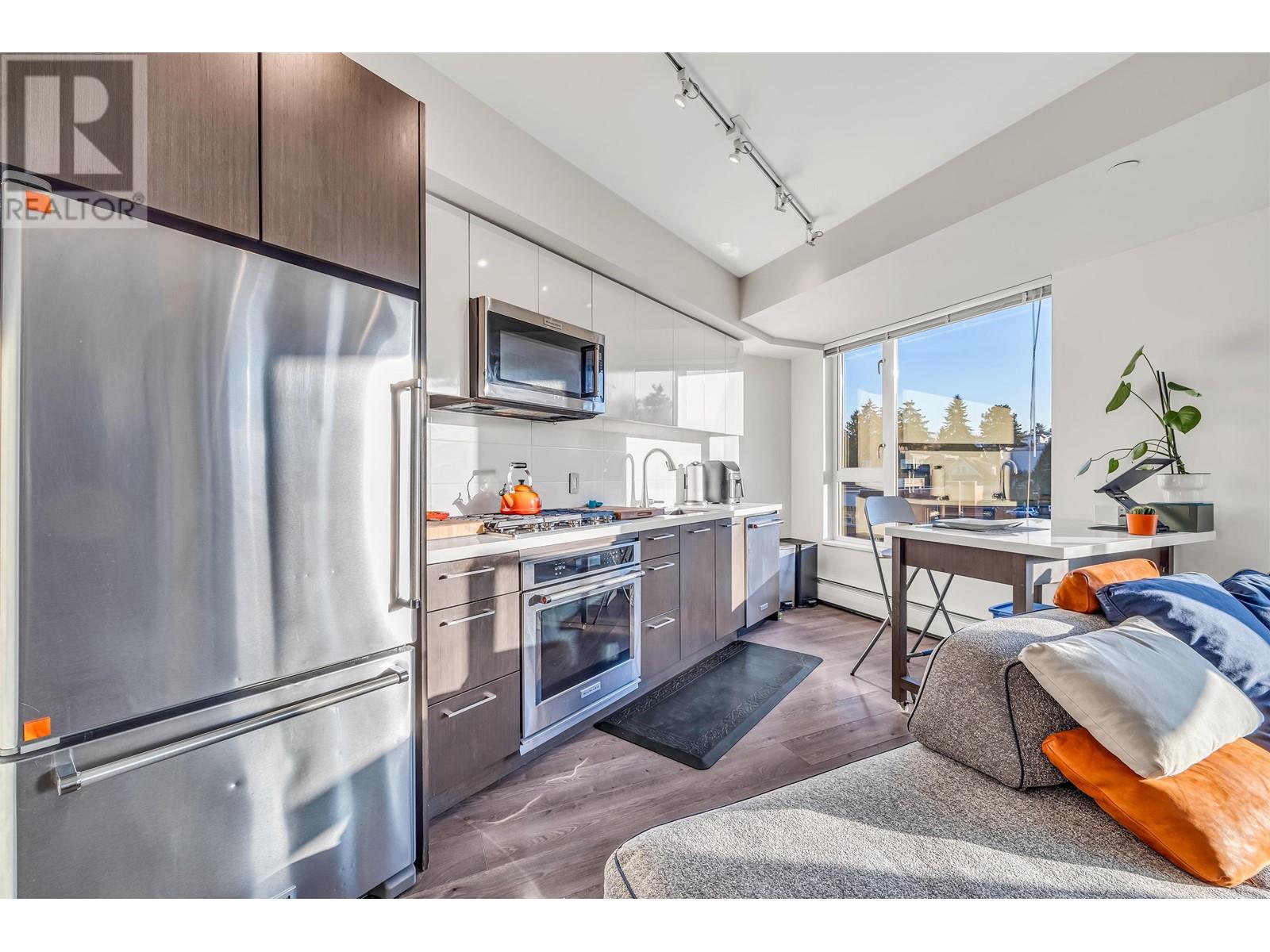 Listing Picture 4 of 22 : 607 417 GREAT NORTHERN WAY, Vancouver / 溫哥華 - 魯藝地產 Yvonne Lu Group - MLS Medallion Club Member