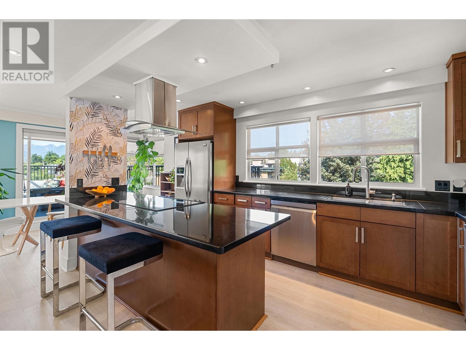 Listing Picture 11 of 39 : 401 29 TEMPLETON DRIVE, Vancouver / 溫哥華 - 魯藝地產 Yvonne Lu Group - MLS Medallion Club Member