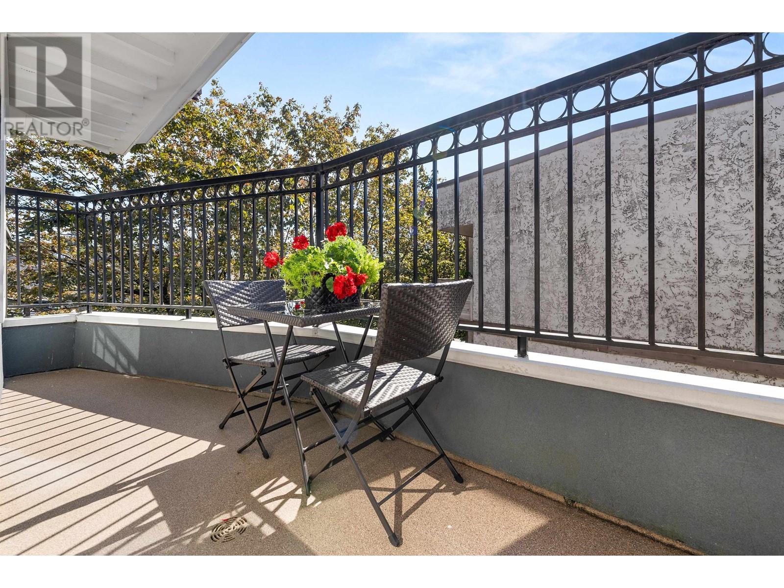 Listing Picture 32 of 39 : 401 29 TEMPLETON DRIVE, Vancouver / 溫哥華 - 魯藝地產 Yvonne Lu Group - MLS Medallion Club Member