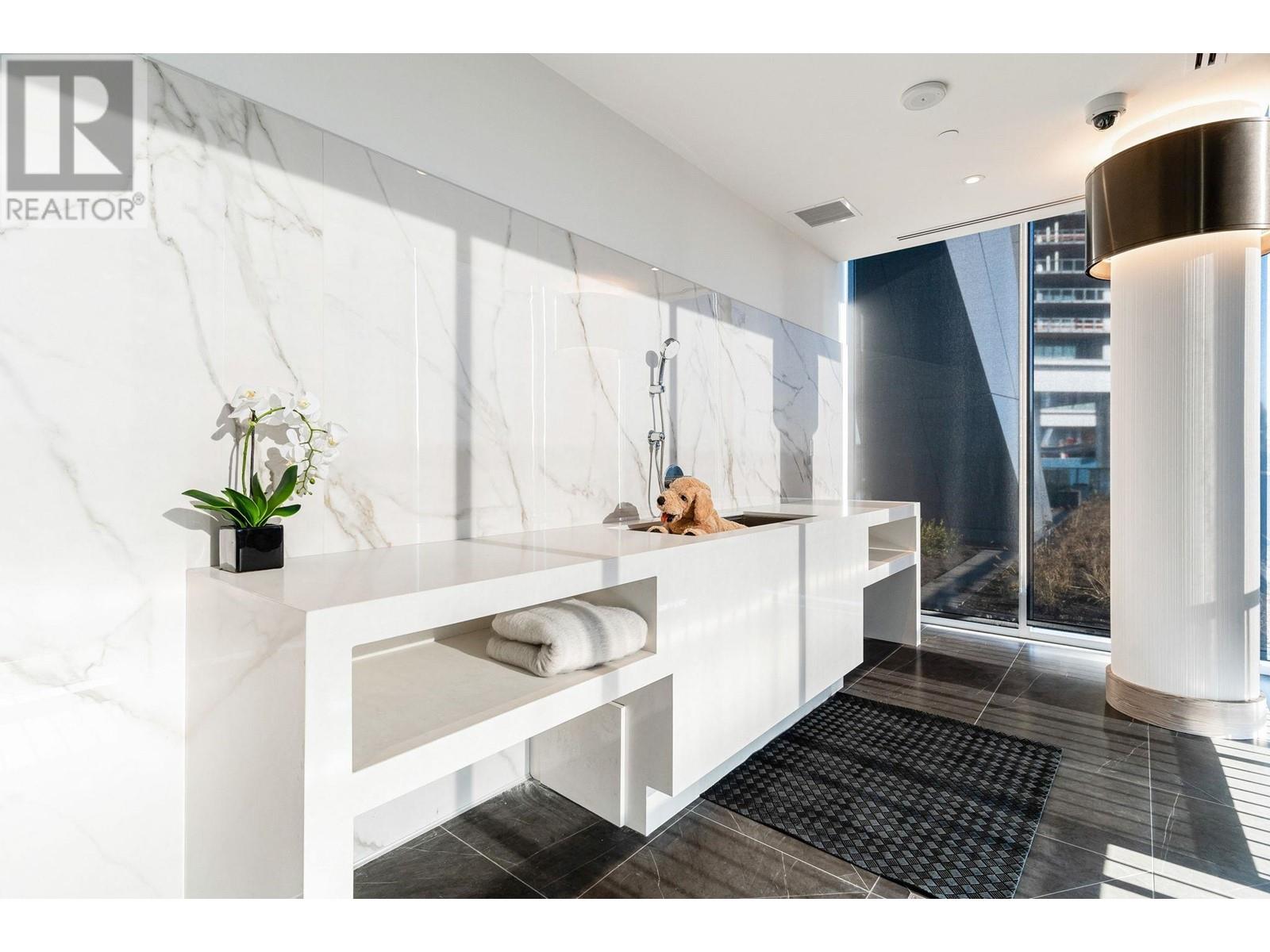 Listing Picture 28 of 36 : 405 4720 LOUGHEED HIGHWAY, Burnaby / 本拿比 - 魯藝地產 Yvonne Lu Group - MLS Medallion Club Member