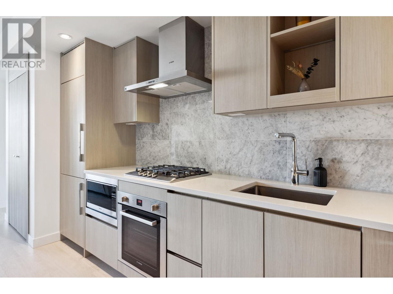 Listing Picture 9 of 36 : 405 4720 LOUGHEED HIGHWAY, Burnaby / 本拿比 - 魯藝地產 Yvonne Lu Group - MLS Medallion Club Member