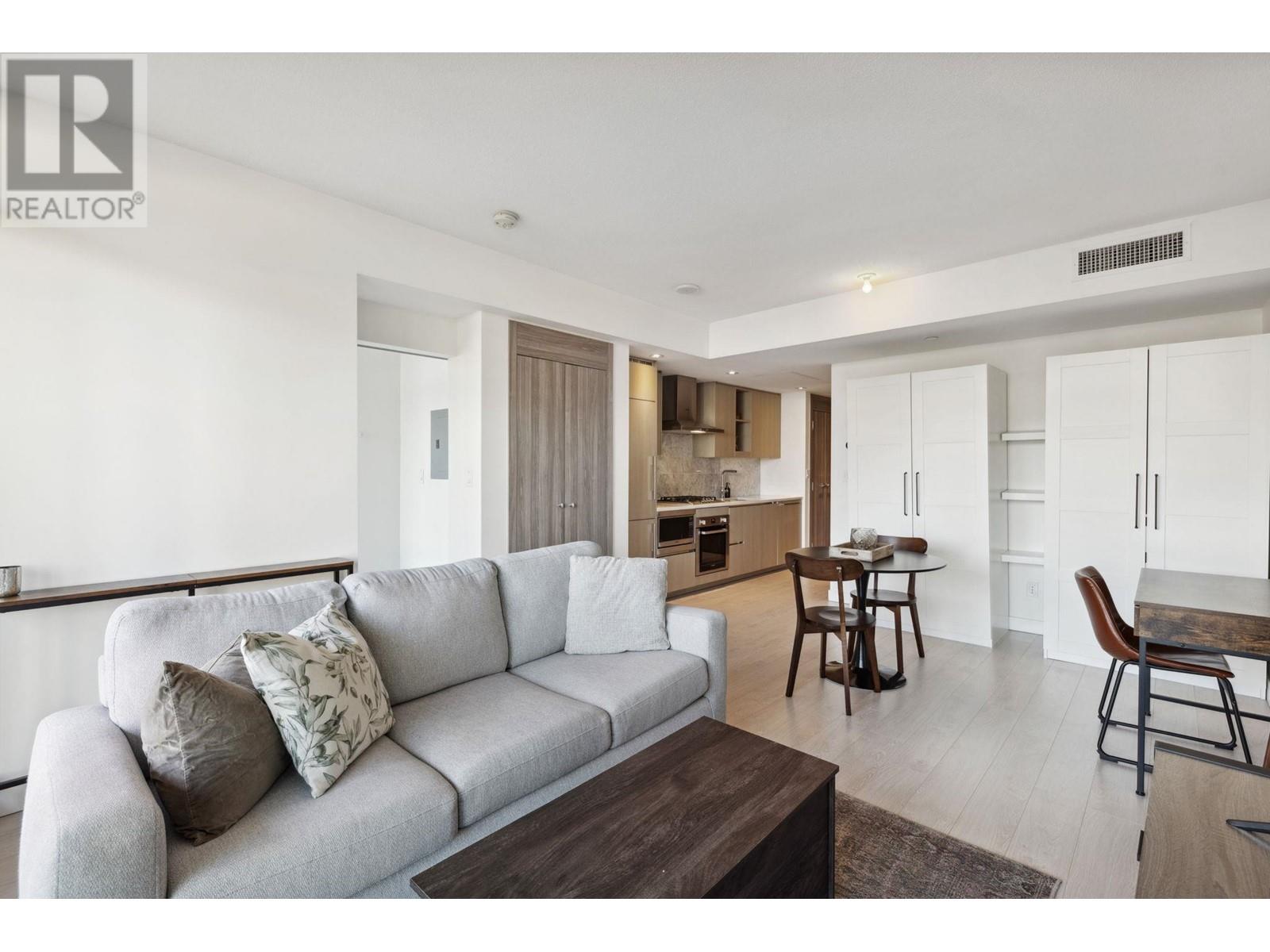 Listing Picture 13 of 36 : 405 4720 LOUGHEED HIGHWAY, Burnaby / 本拿比 - 魯藝地產 Yvonne Lu Group - MLS Medallion Club Member