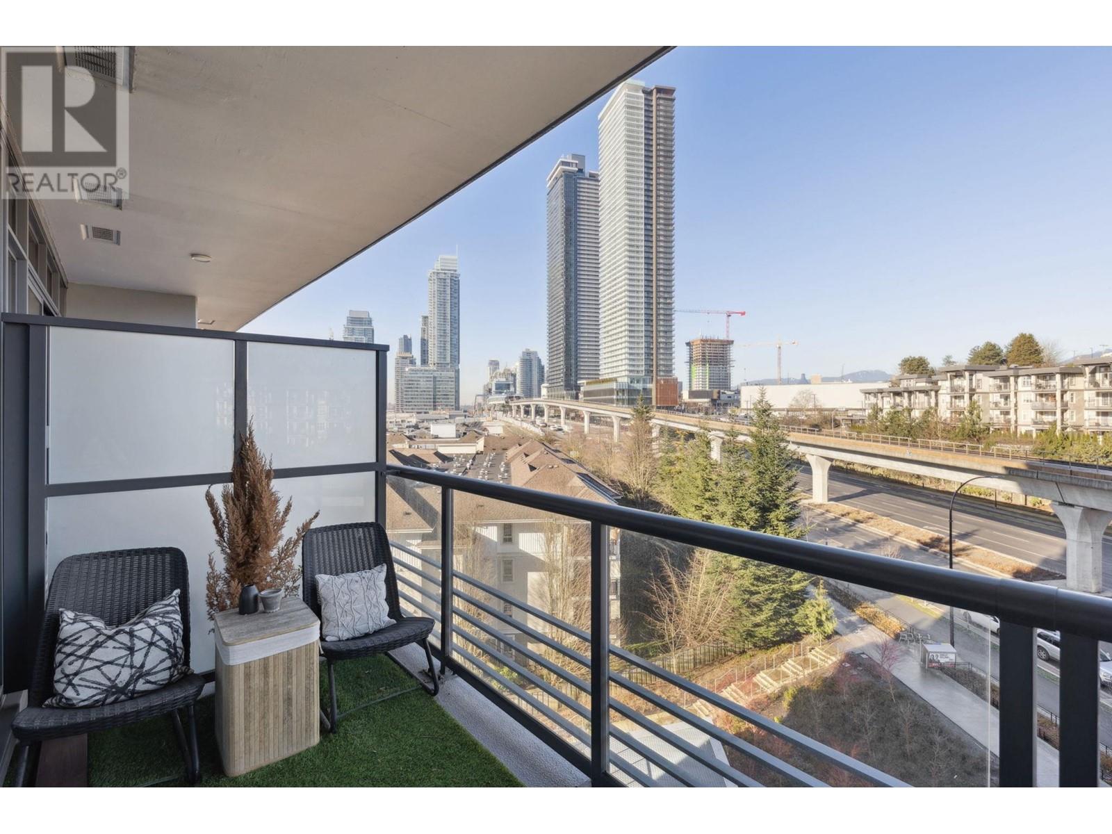 Listing Picture 24 of 36 : 405 4720 LOUGHEED HIGHWAY, Burnaby / 本拿比 - 魯藝地產 Yvonne Lu Group - MLS Medallion Club Member