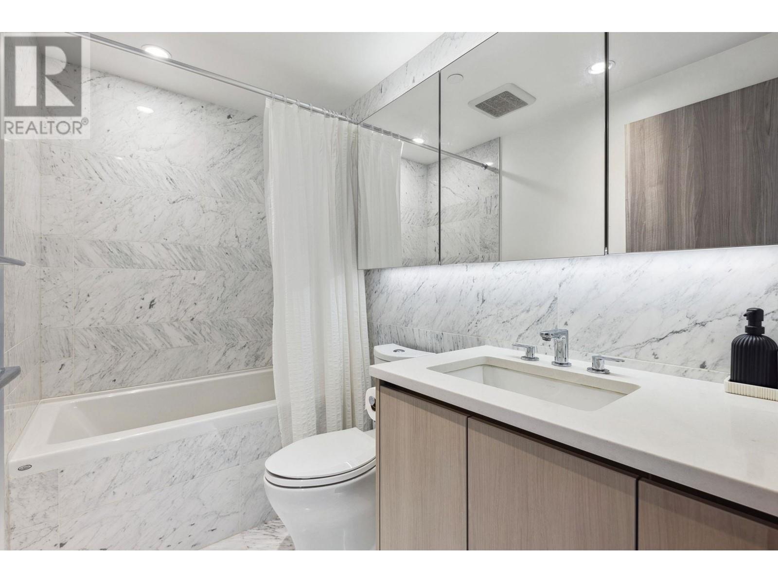 Listing Picture 18 of 36 : 405 4720 LOUGHEED HIGHWAY, Burnaby / 本拿比 - 魯藝地產 Yvonne Lu Group - MLS Medallion Club Member